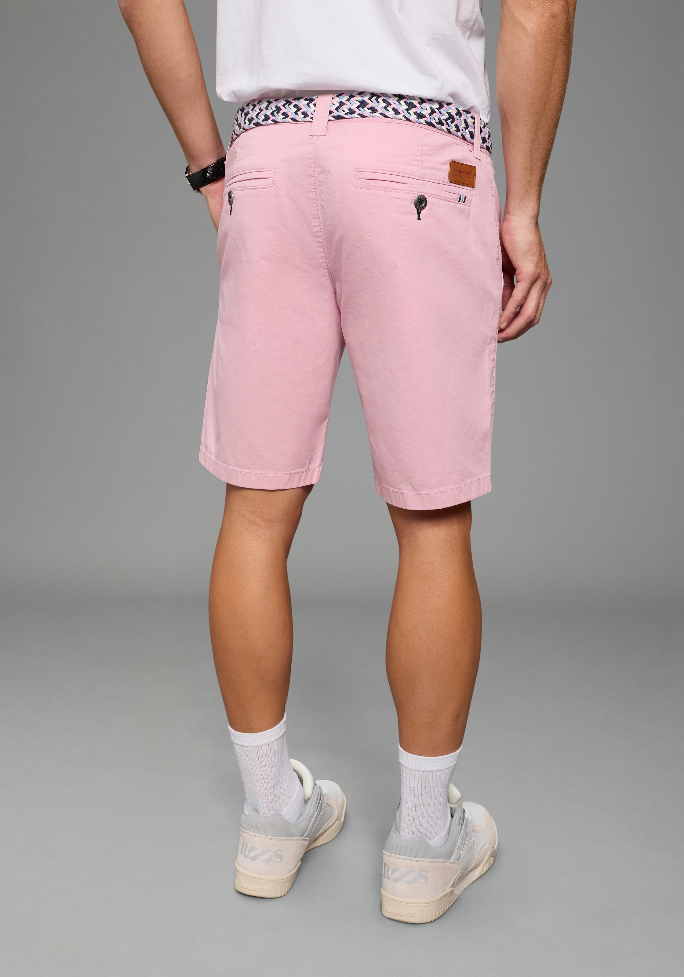 KangaROOS Short en chino  gerade geschnitten, kniefrei, mit Gesäss- und Eingrifftaschen