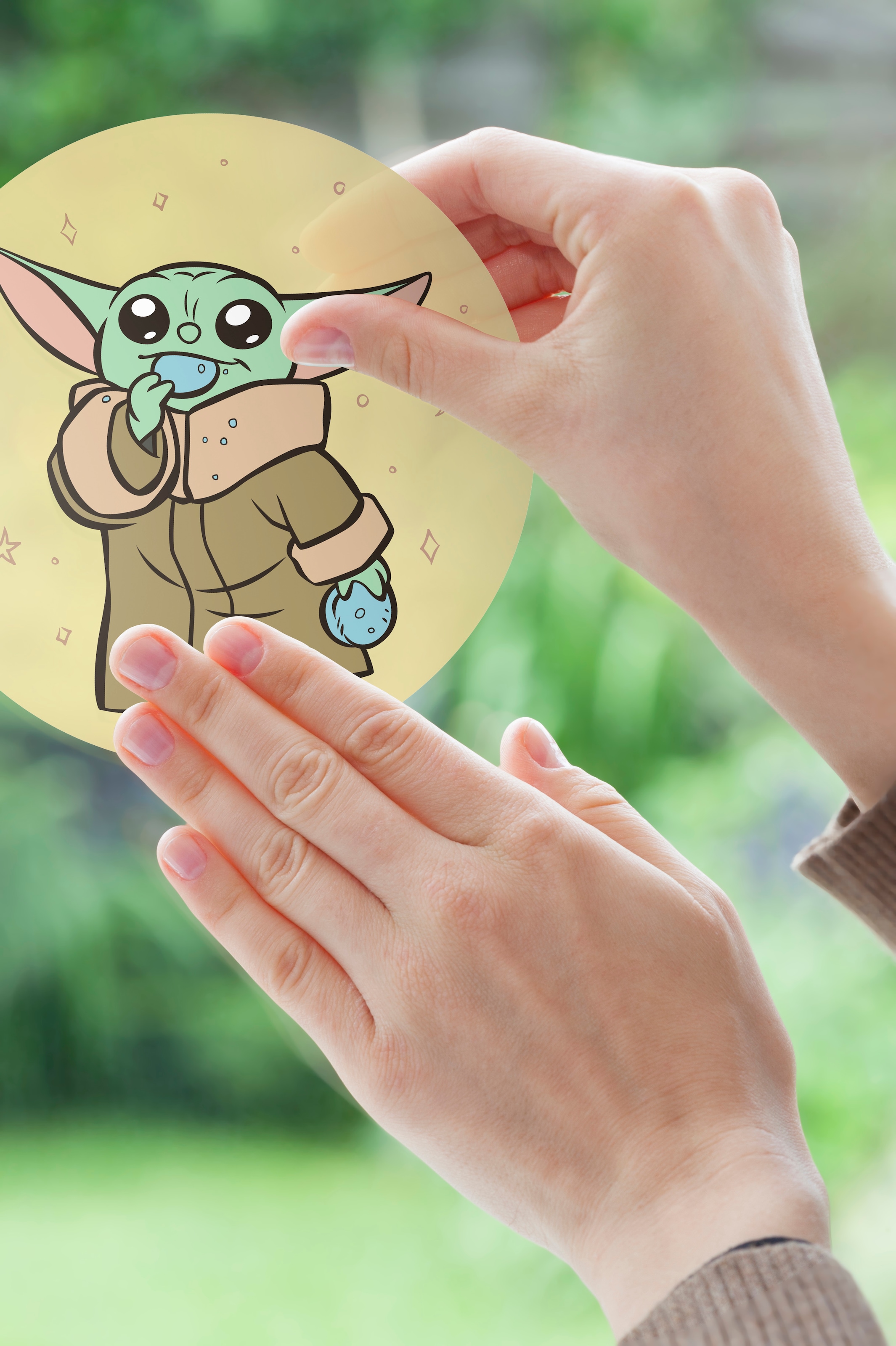 Komar Tableau de fenêtre »Fenstersticker - Grogu - Padawan - Grösse 30 x 30 cm« 33 x 30 cm, 2 Bogen