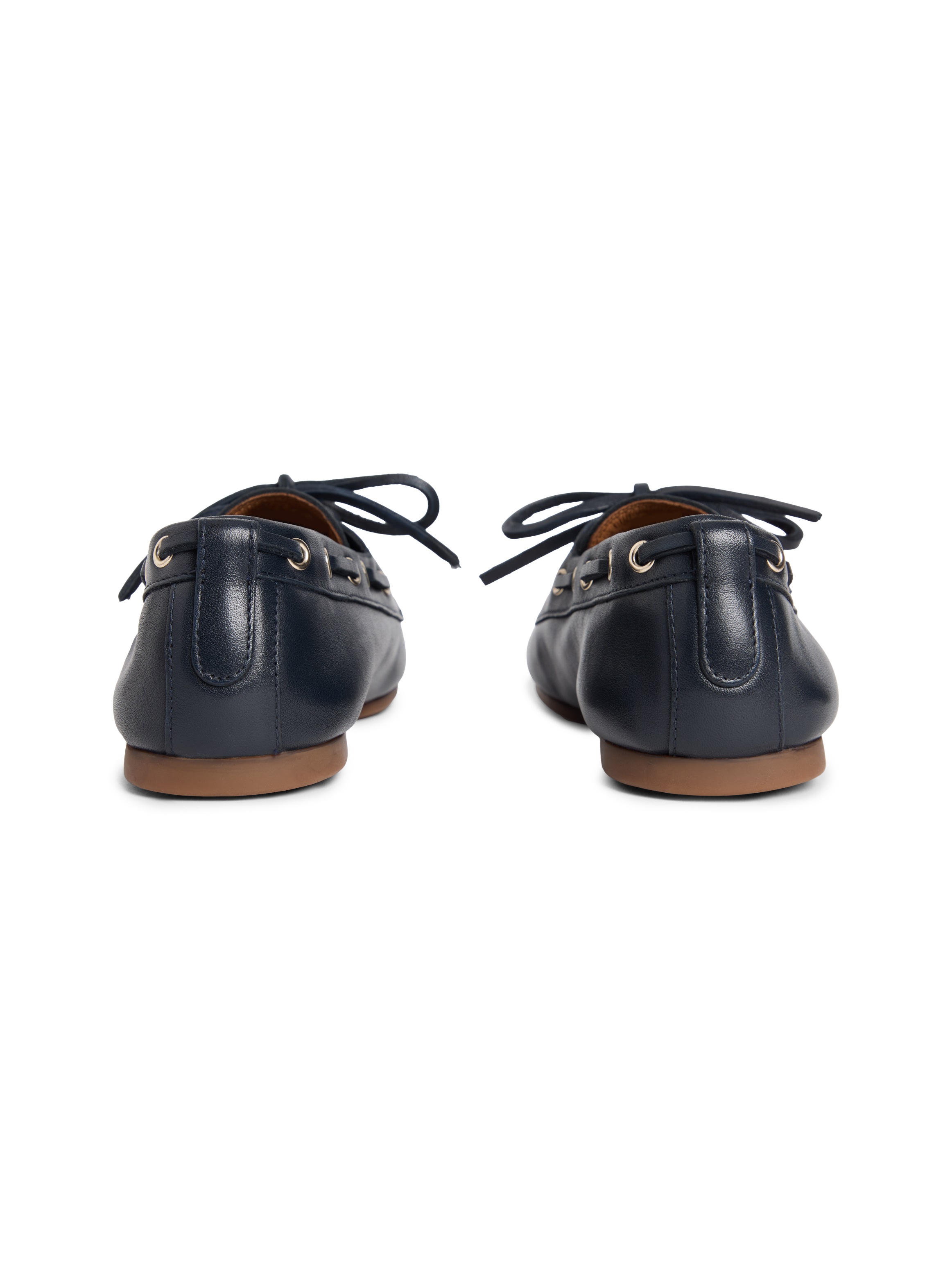 Tommy Hilfiger Bottes »TH SLEEK LEATHER BOAT SHOE«  Chaussure bateau, chaussure business avec talon bloc et œillets à passage