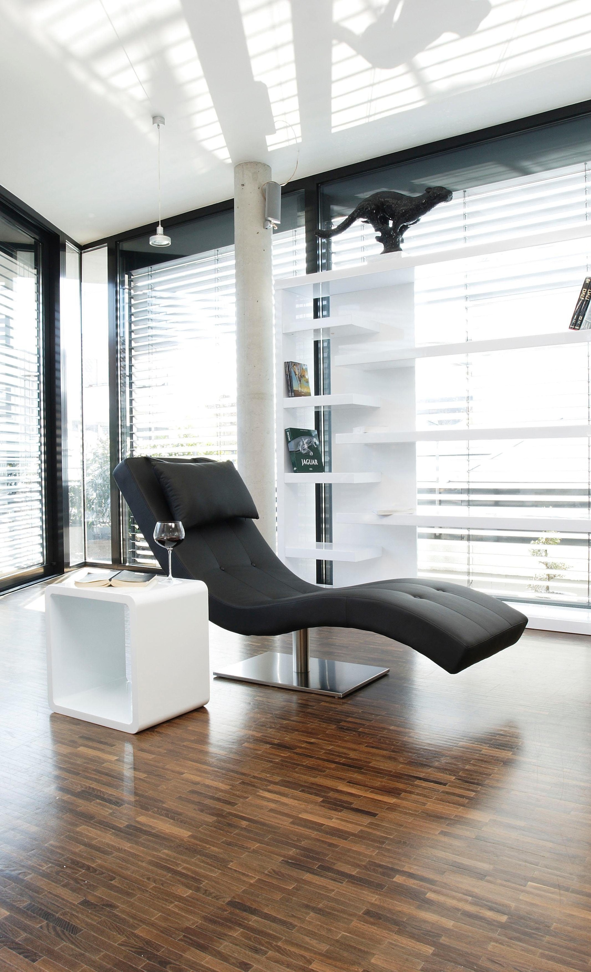 SalesFever Relaxsessel »Komfortabler Loungesessel« mit Nackenkissen, Relaxliege mit modernem Metallfuss