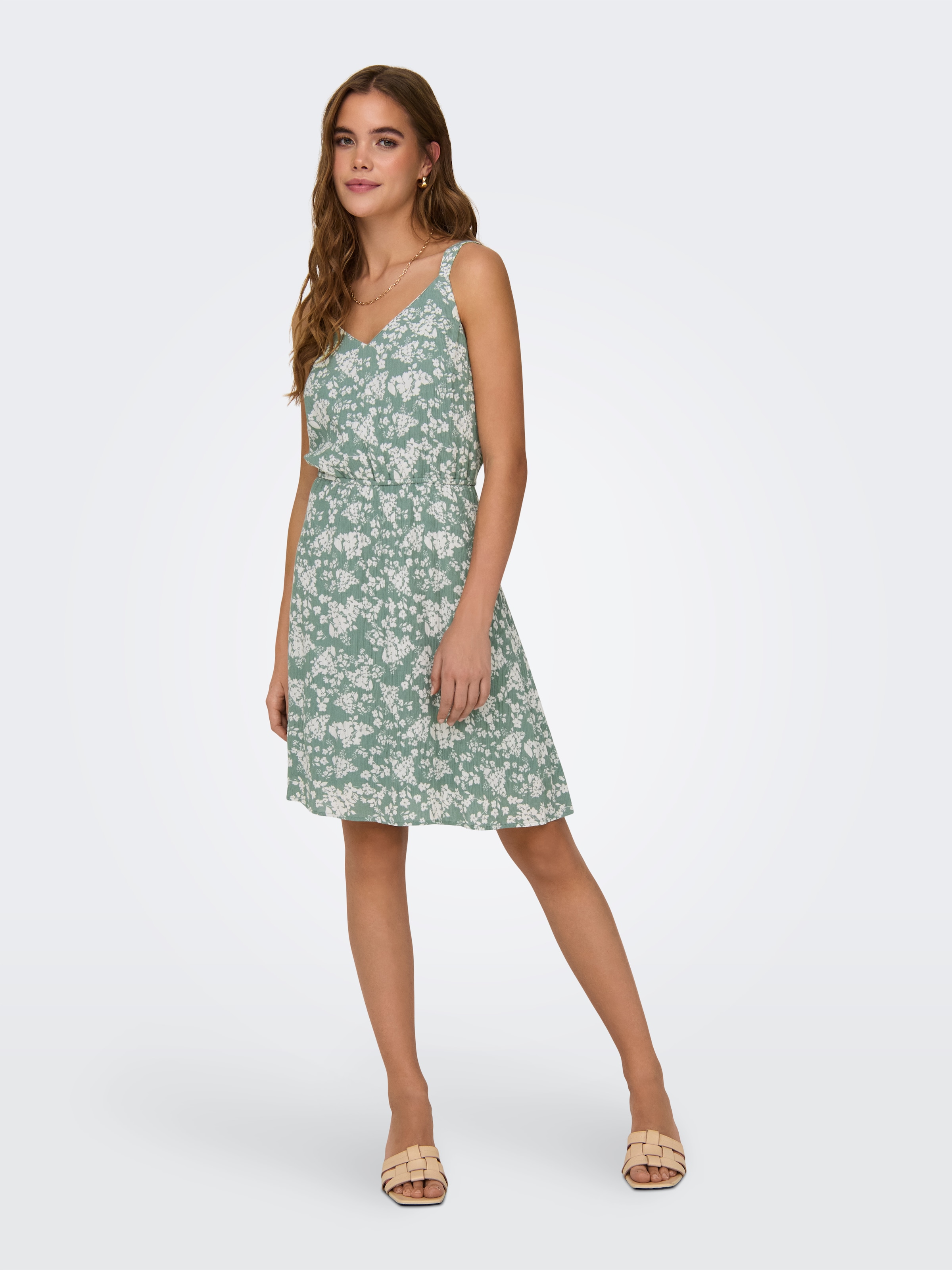 ONLY Robe à bretelles »ONLKARMEN LIFE S/L SHORT DRESS WVN NOOS« viscose, coupe régulière, encolure en V