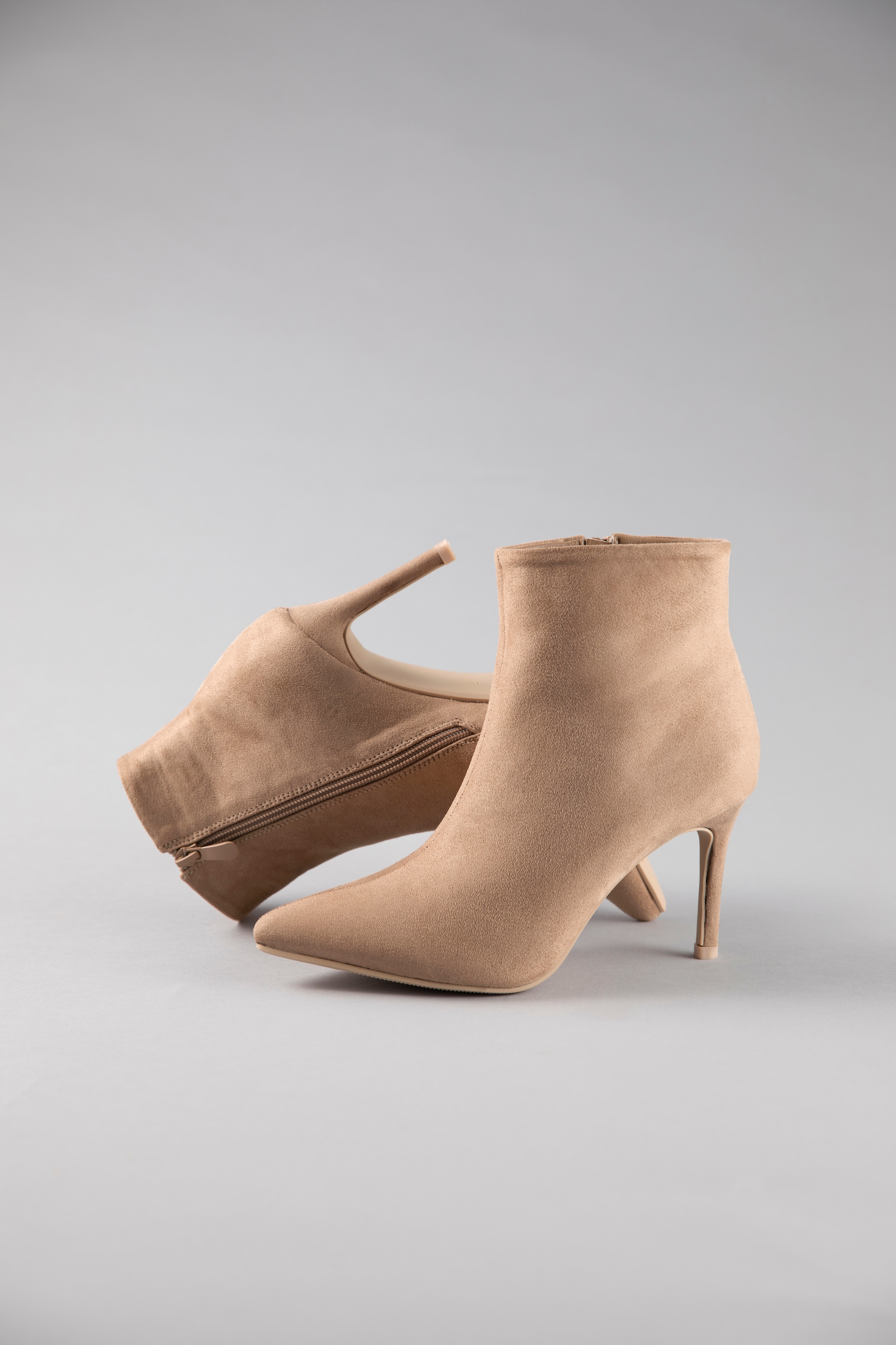 Image of Aniston SHOES Stiefelette Ankleboots in spitzer Form, mit Reissverschluss