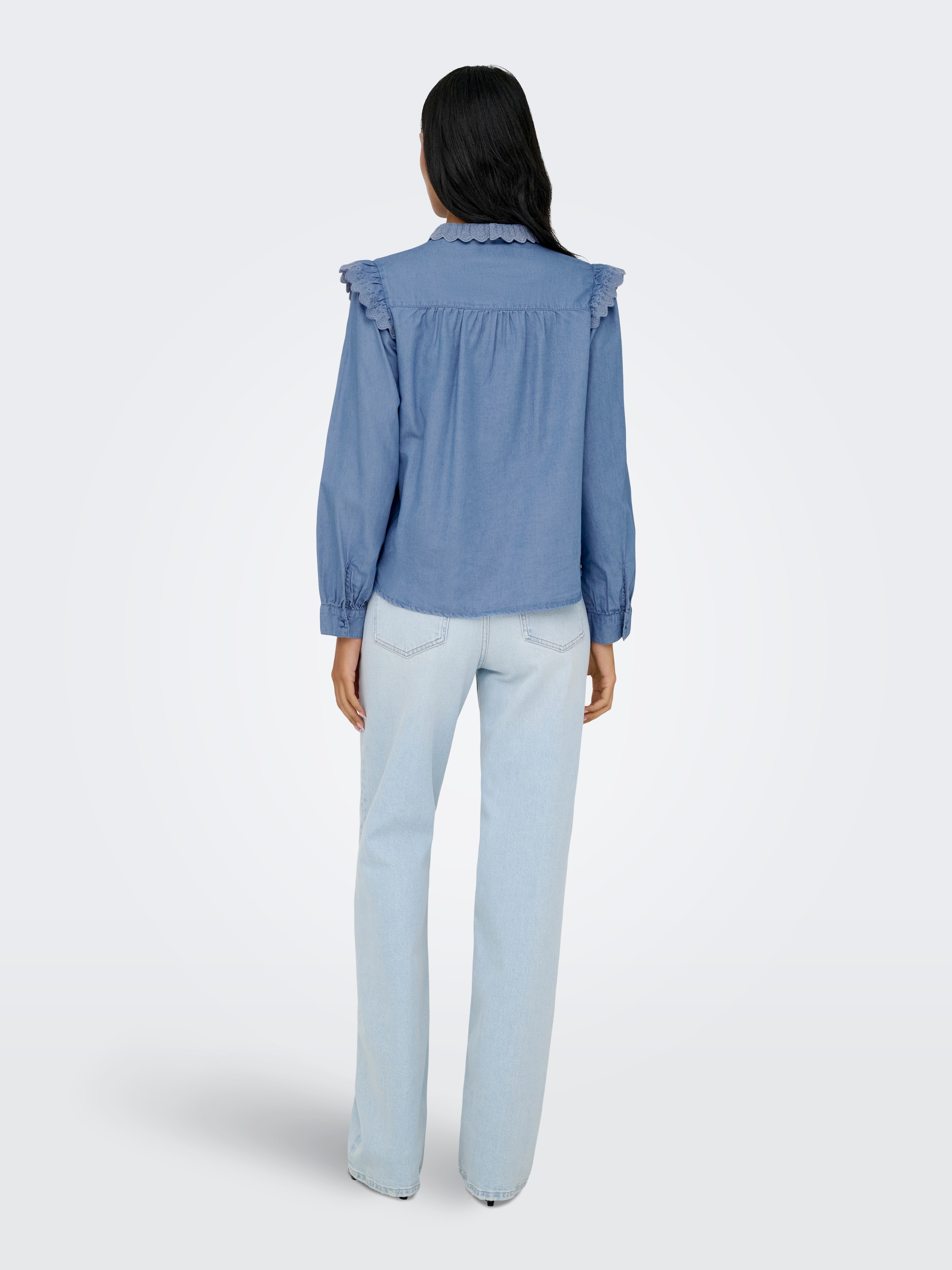 ONLY Blouse en jean »ONLPIPER L/S EMB FRILL DNM SHIRT QYT« mit Rüschen