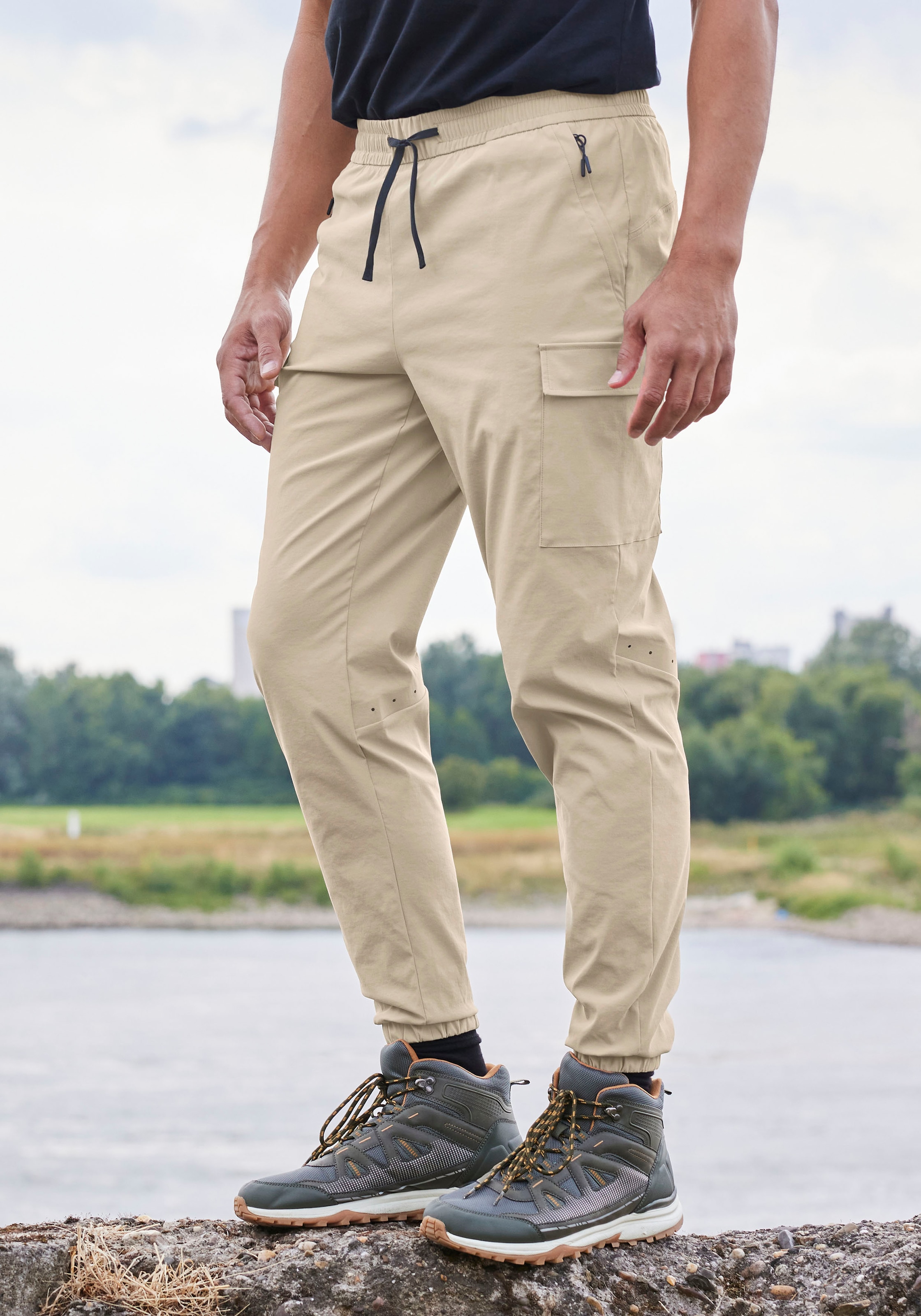 Image of John Devin Jogger Pants Trekking-Outdoor-Hose mit Belüftung im Kniebereich
