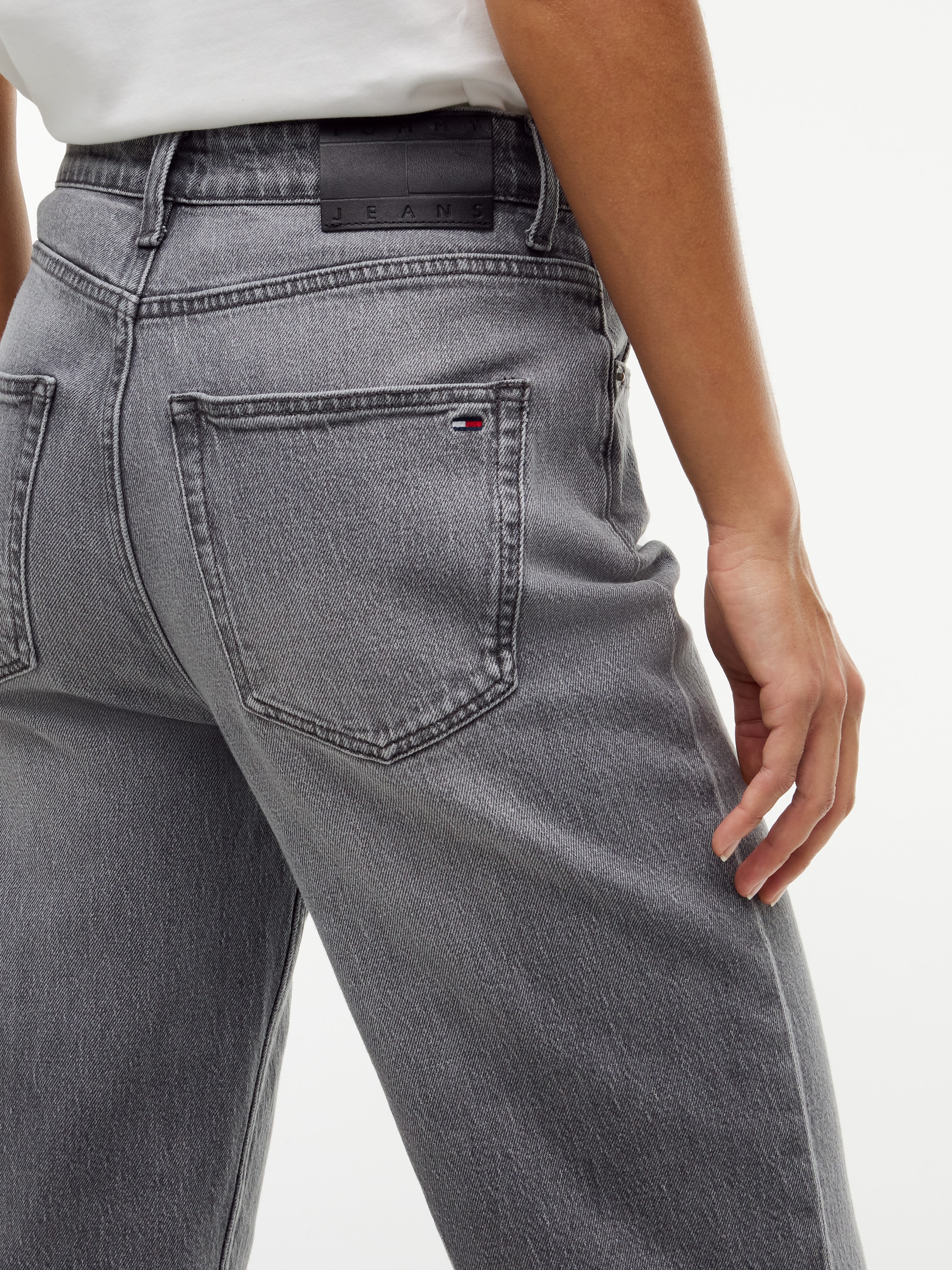Tommy Jeans Straight-Jeans »LAYLA HIGH RISE STRAIGHT DJ0177« Baumwollmischung,  straight fit