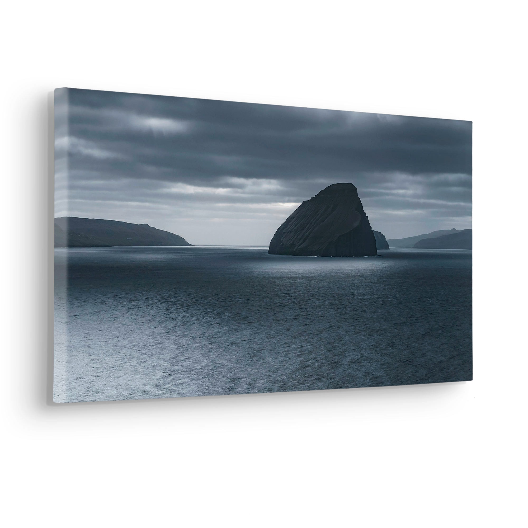 Komar Leinwandbild »Silver Sea - Grösse 60 x 30 cm«, Baum-Blätter-Natur-Berge-Blumen-Foto-Jahreszeiten-Landschaft-Meer-Strand-Palmen, (Packung, 1 St.), Keilrahmenbild mi Echtholzrahmen