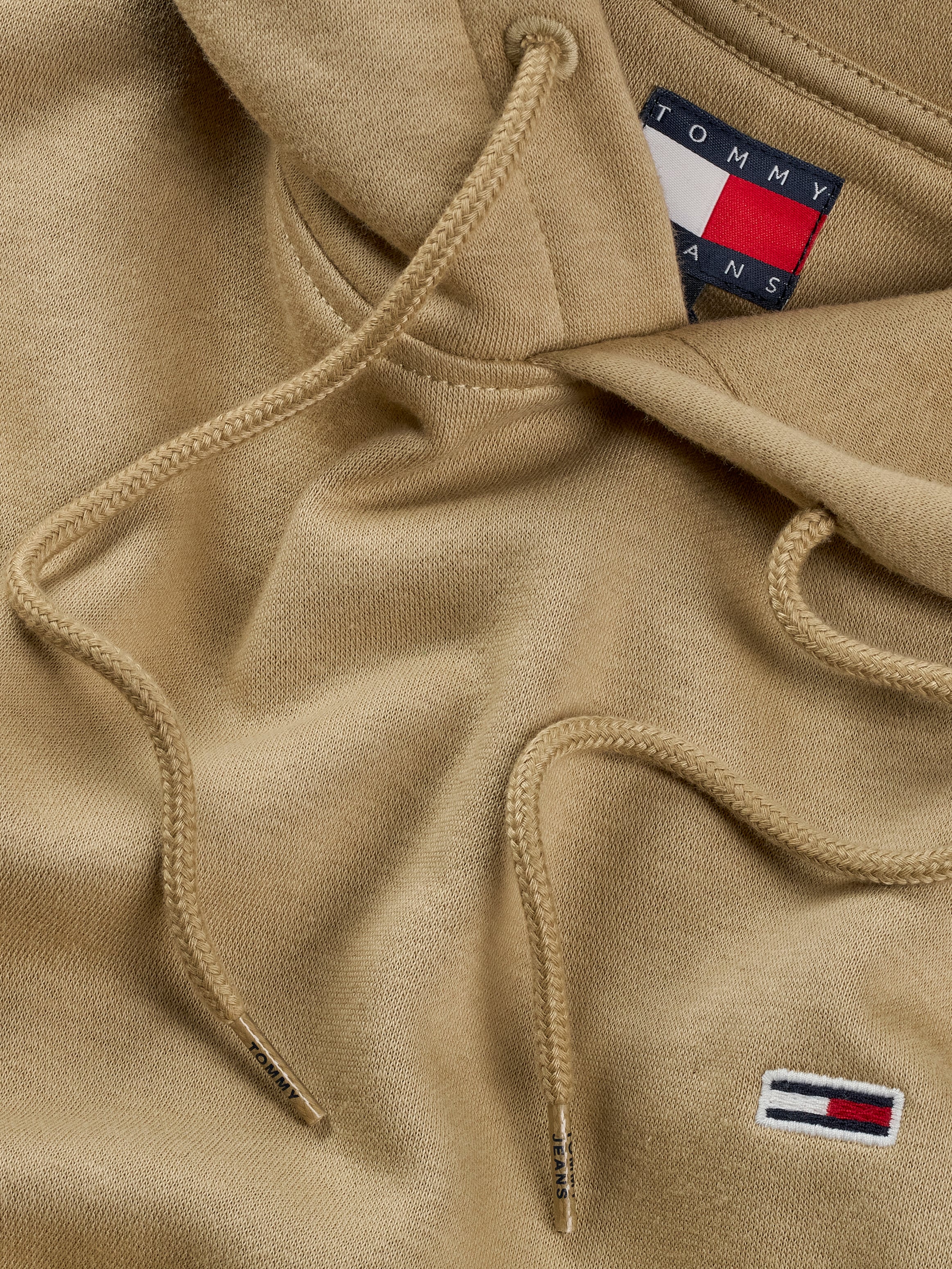 Tommy Jeans Sweatshirt »TJM REG S FLAG HOODIE«, mit bestickten Markenlogo auf Brusthöhe