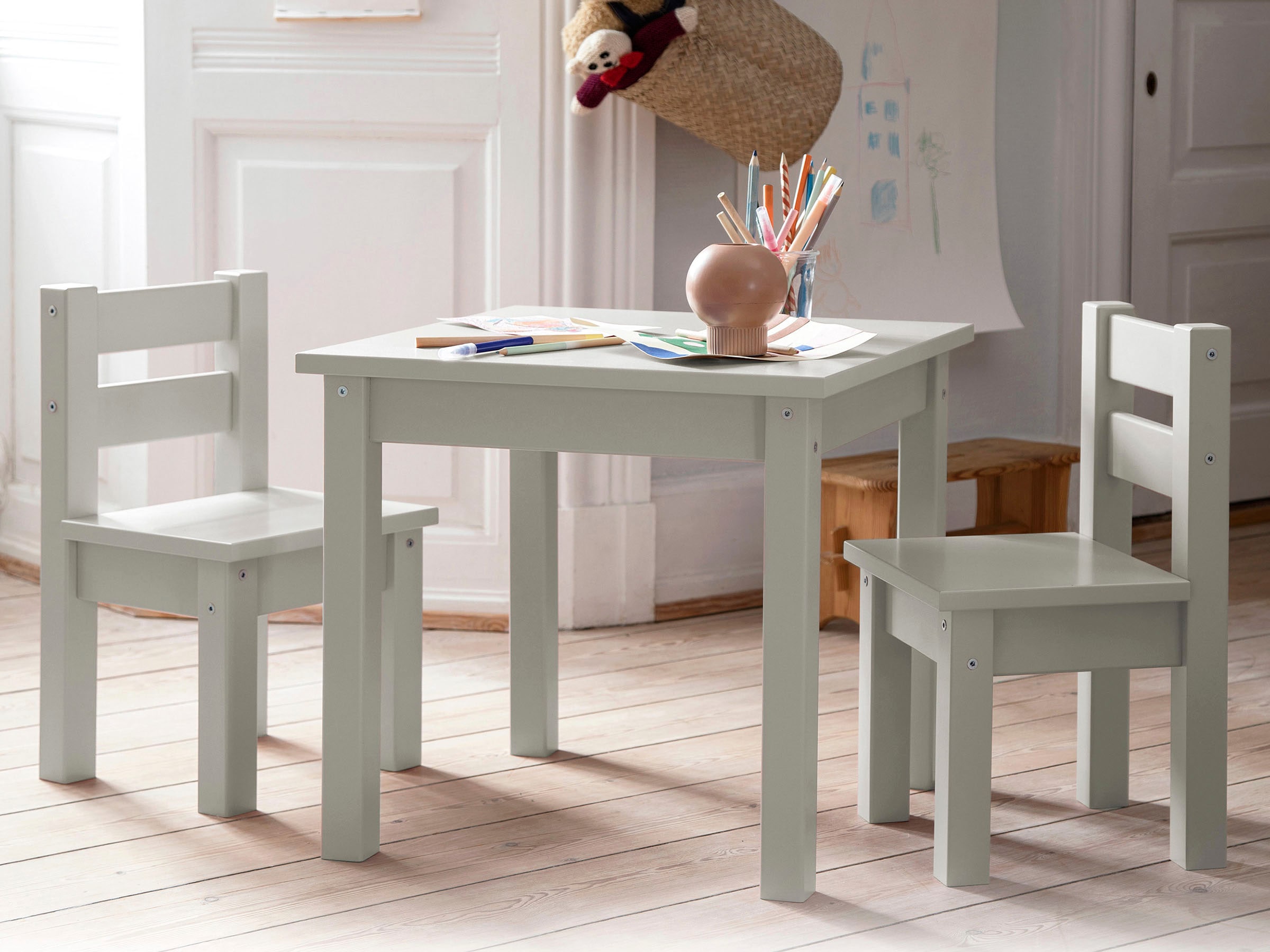 Hoppekids Kindersitzgruppe »MADS Kindersitzgruppe«, (Set, 3 tlg., 1 Tisch, 2 Stühle), in vielen Farben, mit zwei Stühlen
