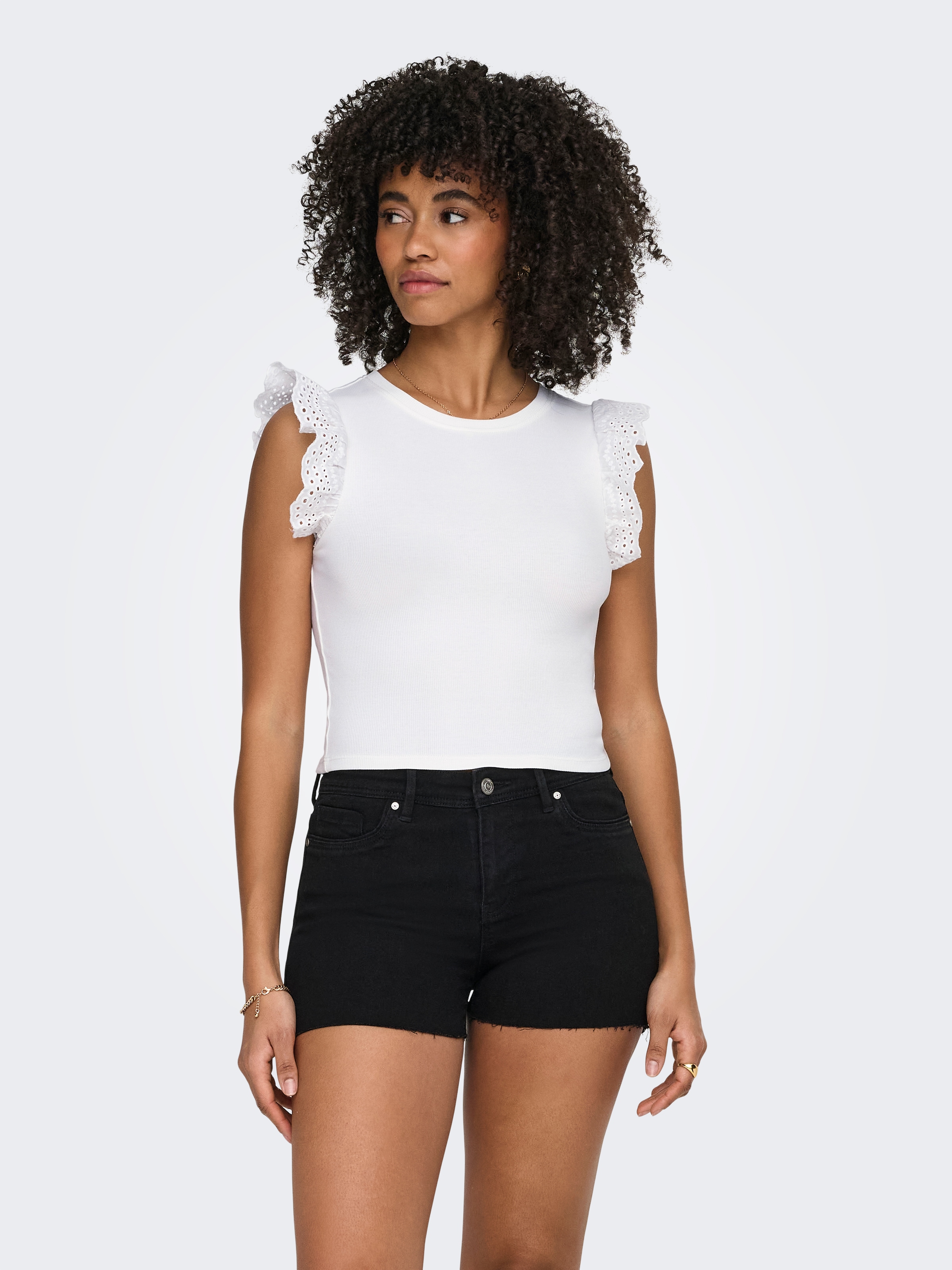 Image of ONLY Rüschentop "ONLMATHILDA S/L LACE DETAIL TOP JRS NOOS" Baumwollmischung, regular fit, Rundhals