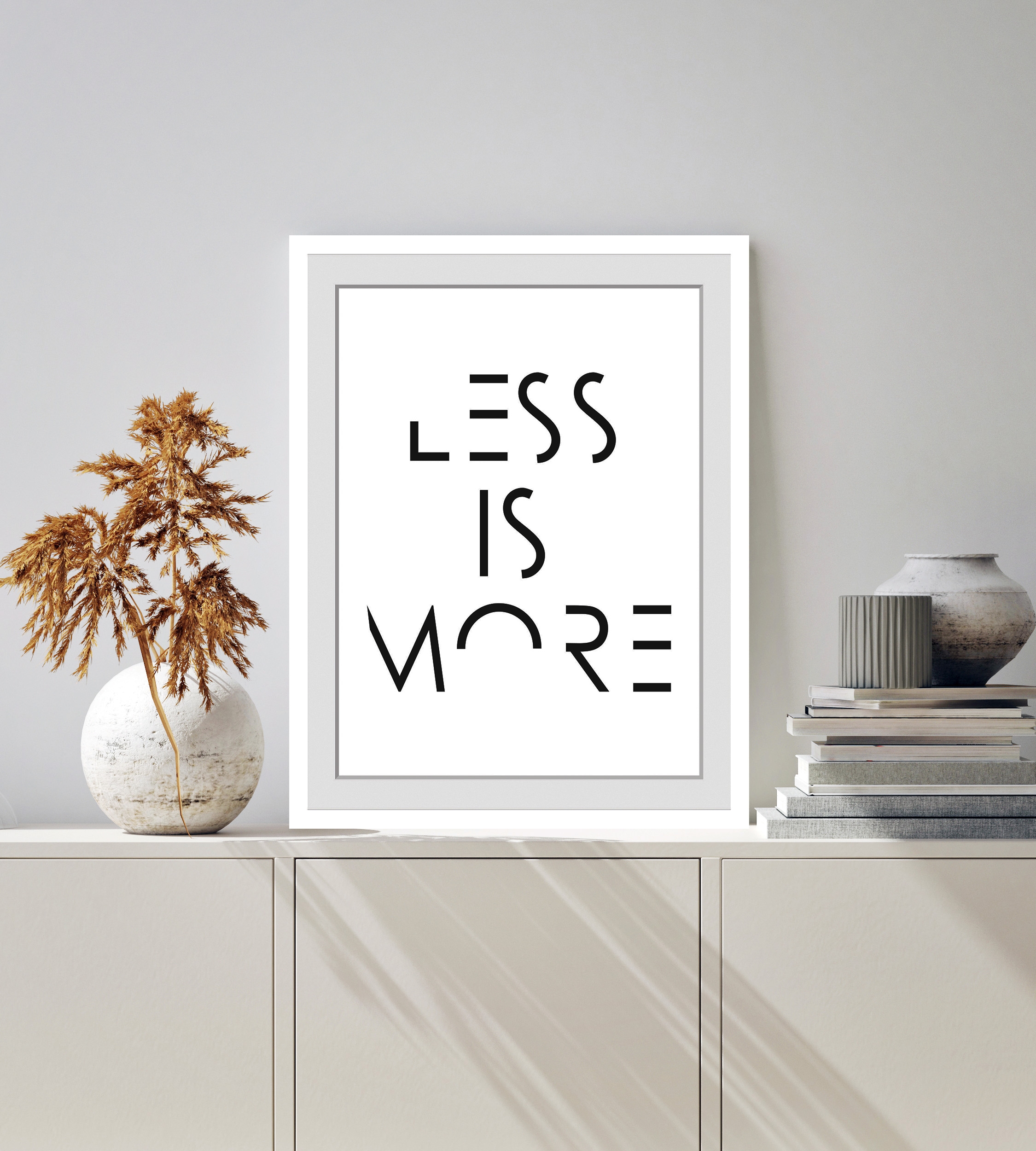 queence Bild »LESS IS MORE« Buchstaben | Schriftzug | Schwarz-Weiss | Sprüche & Texte HD Premium Poster-Druck inkl. Holzrahmen