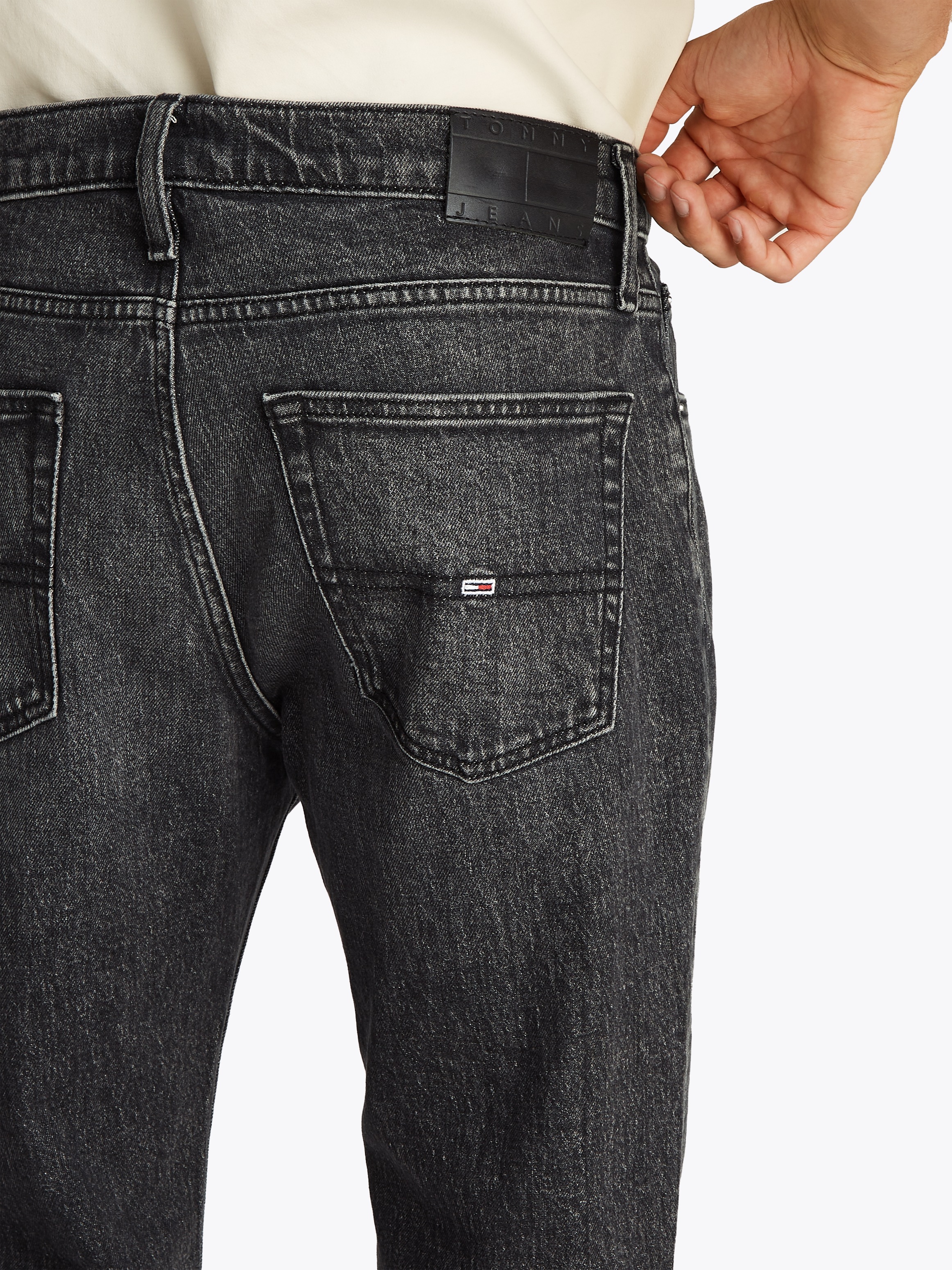 Tommy Jeans Slim-fit-Jeans »Ryan Regular Slim Straight«, Slim‑Straight‑Jeans aus hochwertigem Denim regulärer Leibhöhe
