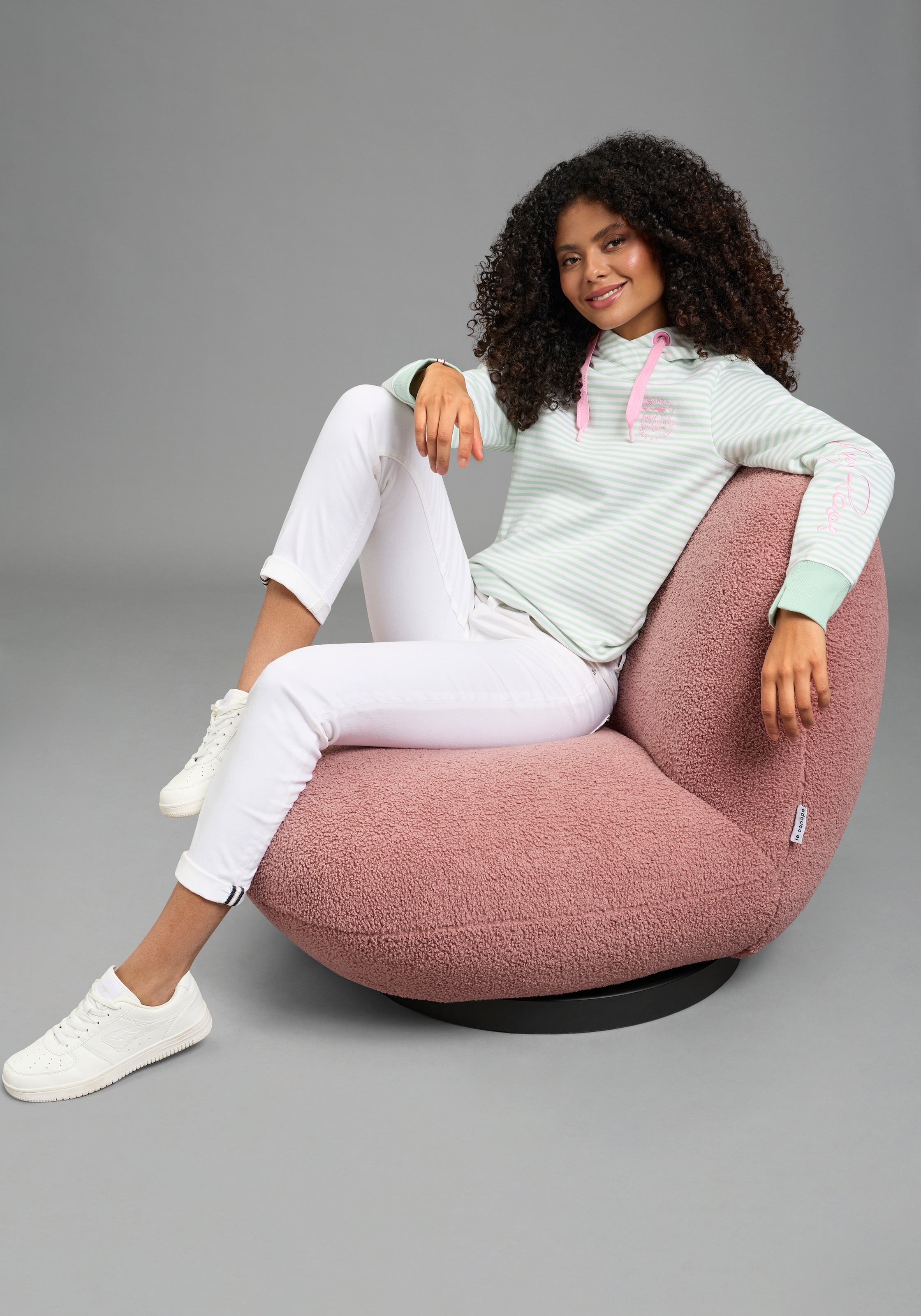 KangaROOS Kapuzensweatshirt , casual Stil, mit Kapuze und Kordelzug, bequeme Passform, Langarm
