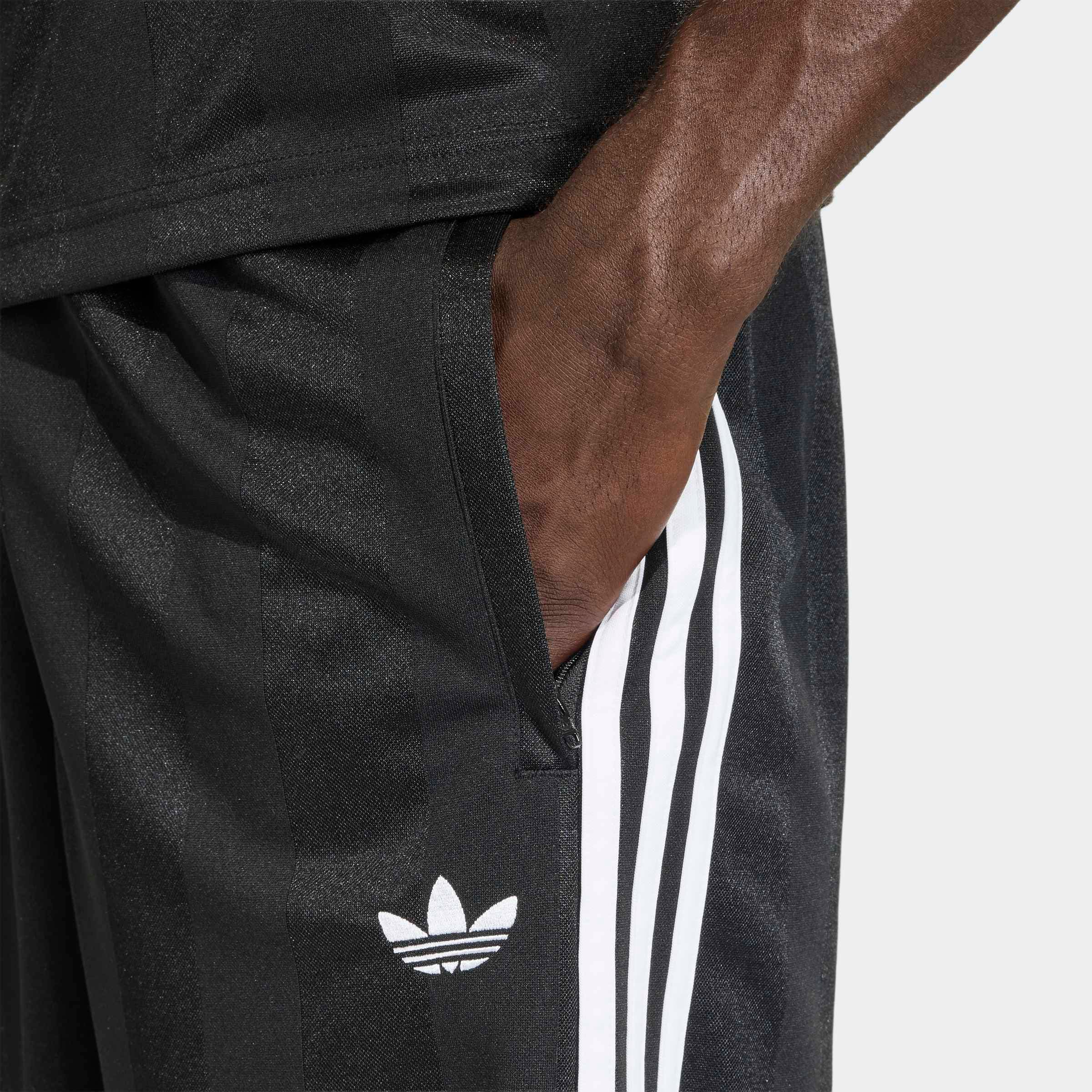 adidas Originals Shorts »LOCKER EINGEARBEITETE 3-STREIFEN«