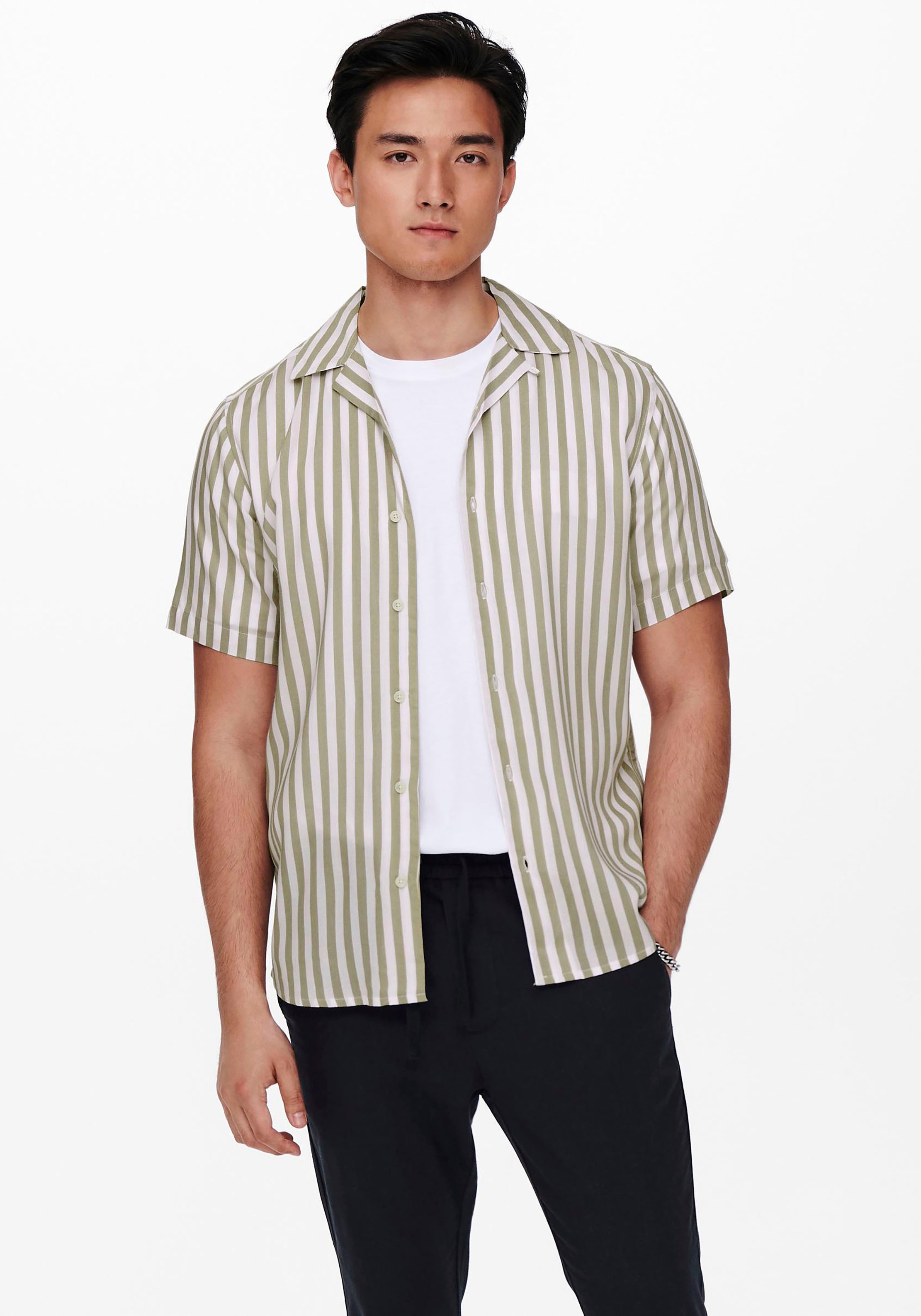 Image of ONLY & SONS Kurzarmhemd »WAYNE VISCOSE SHIRT« bei Ackermann Versand Schweiz