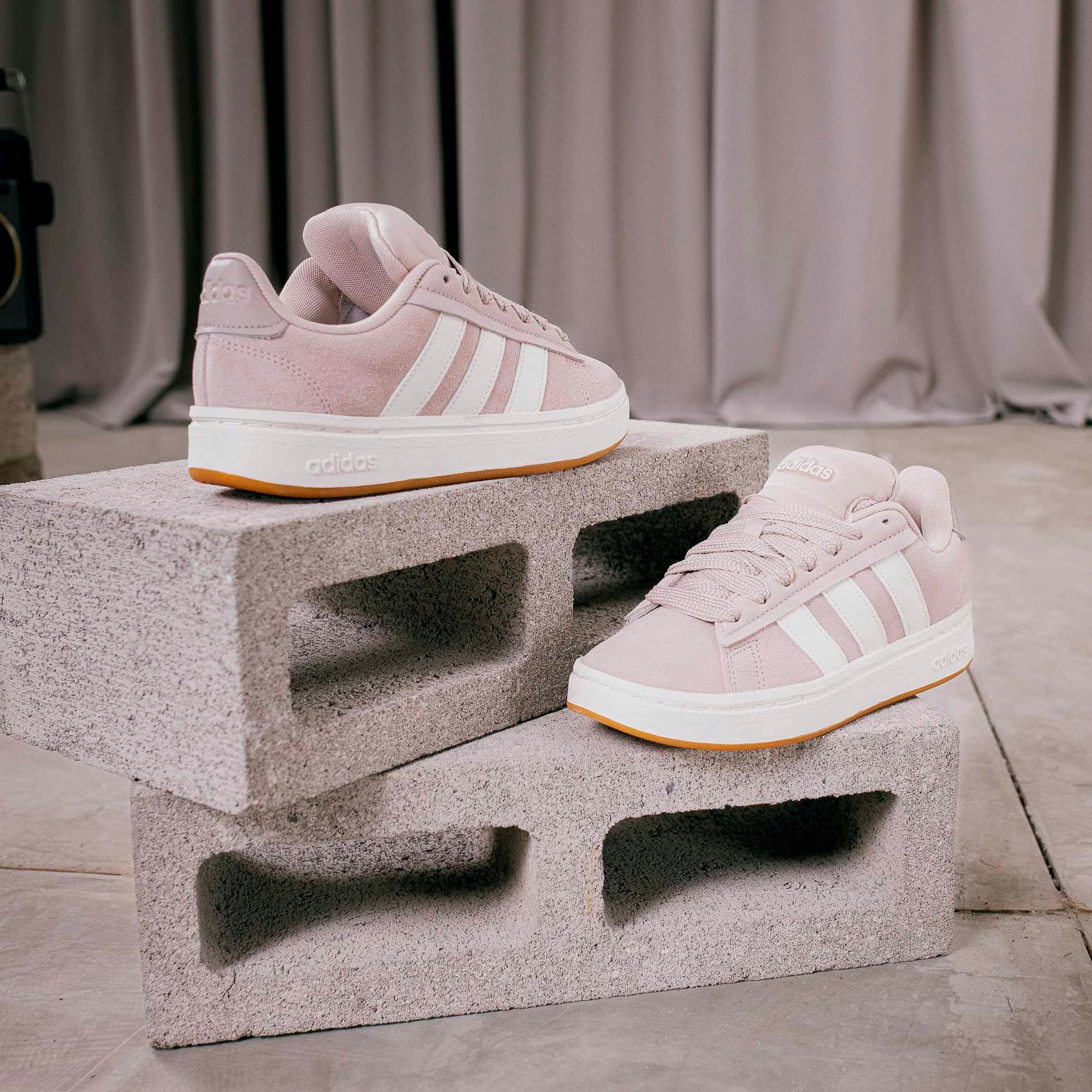 adidas Sportswear Sneaker »GRAND COURT ALPHA«  Design inspiriert vom adidas Campus 00