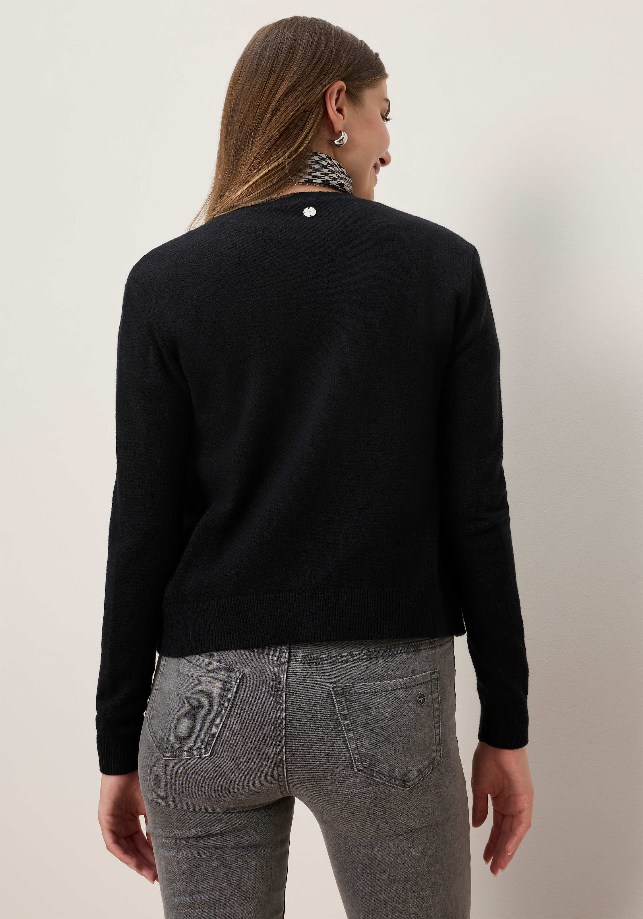Tamaris Veste en tricot »kurzer Schnitt, figurumspielende Passform« en mélange de viscose doux