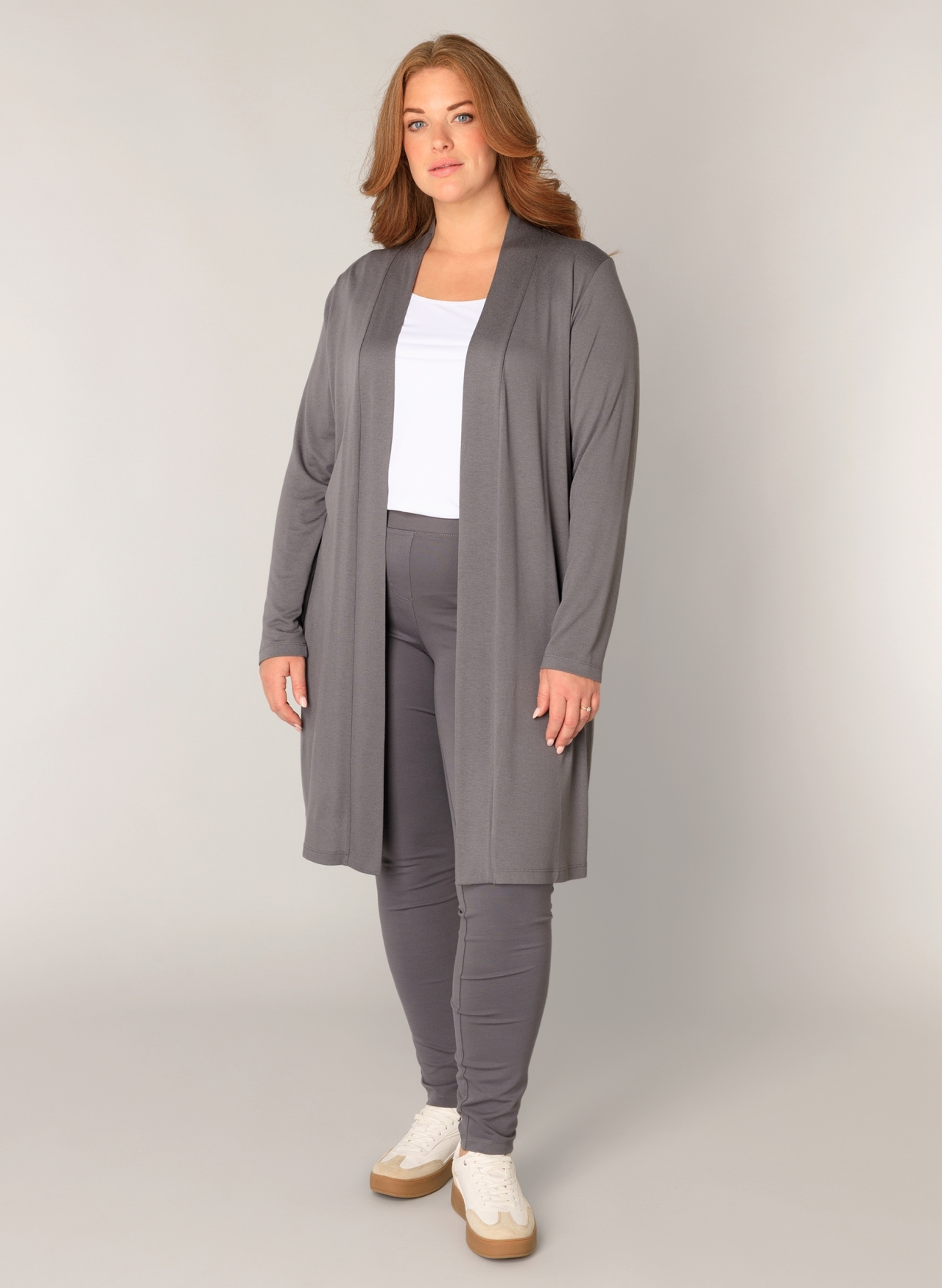 Base Level Curvy Longstrickjacke »Ayla Long«, Figurumspielende, weiche Strickqualität