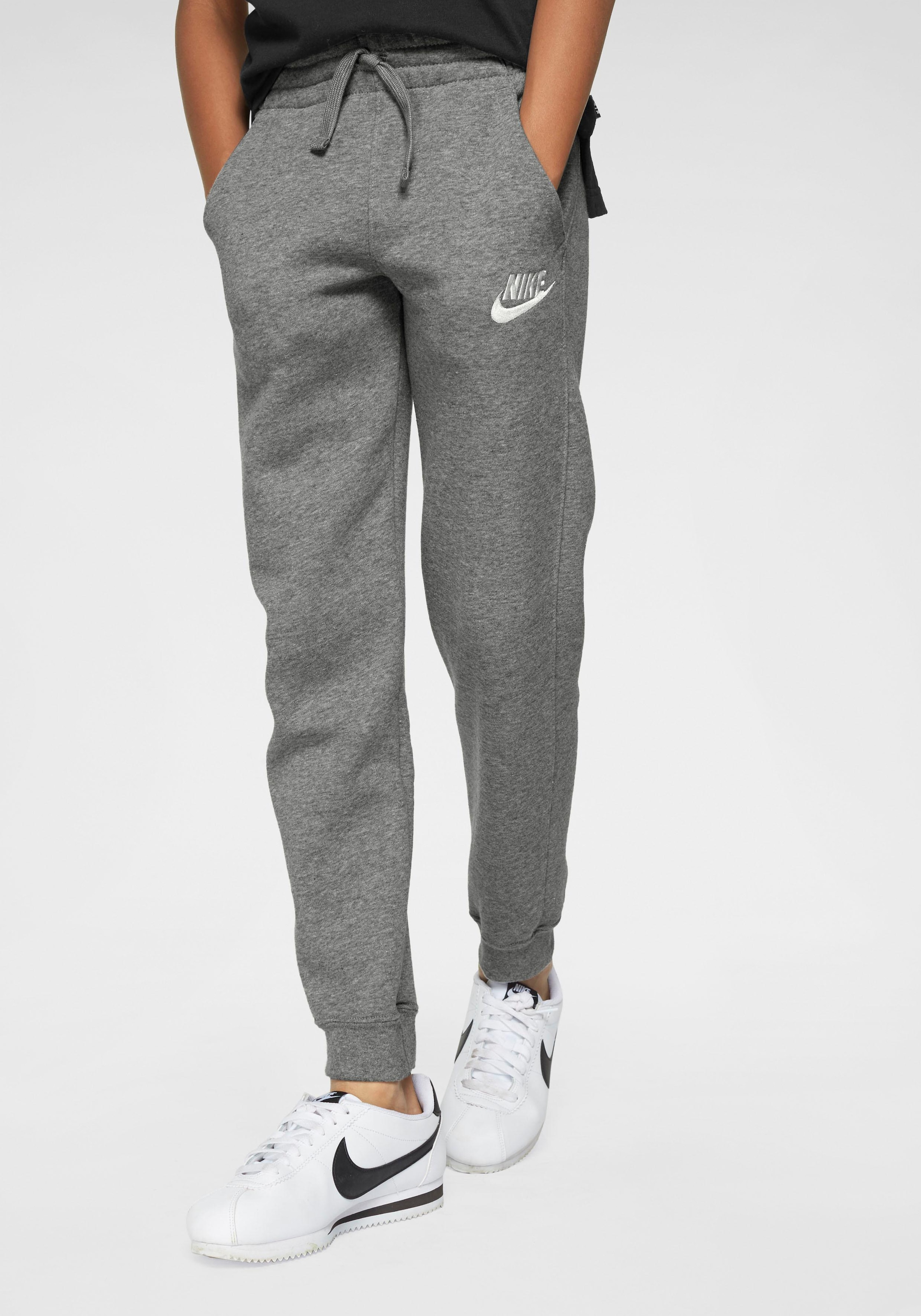 Finde Nike Sportswear Jogginghose »B JOGGER FLEECE NSW CLUB PANT« auf