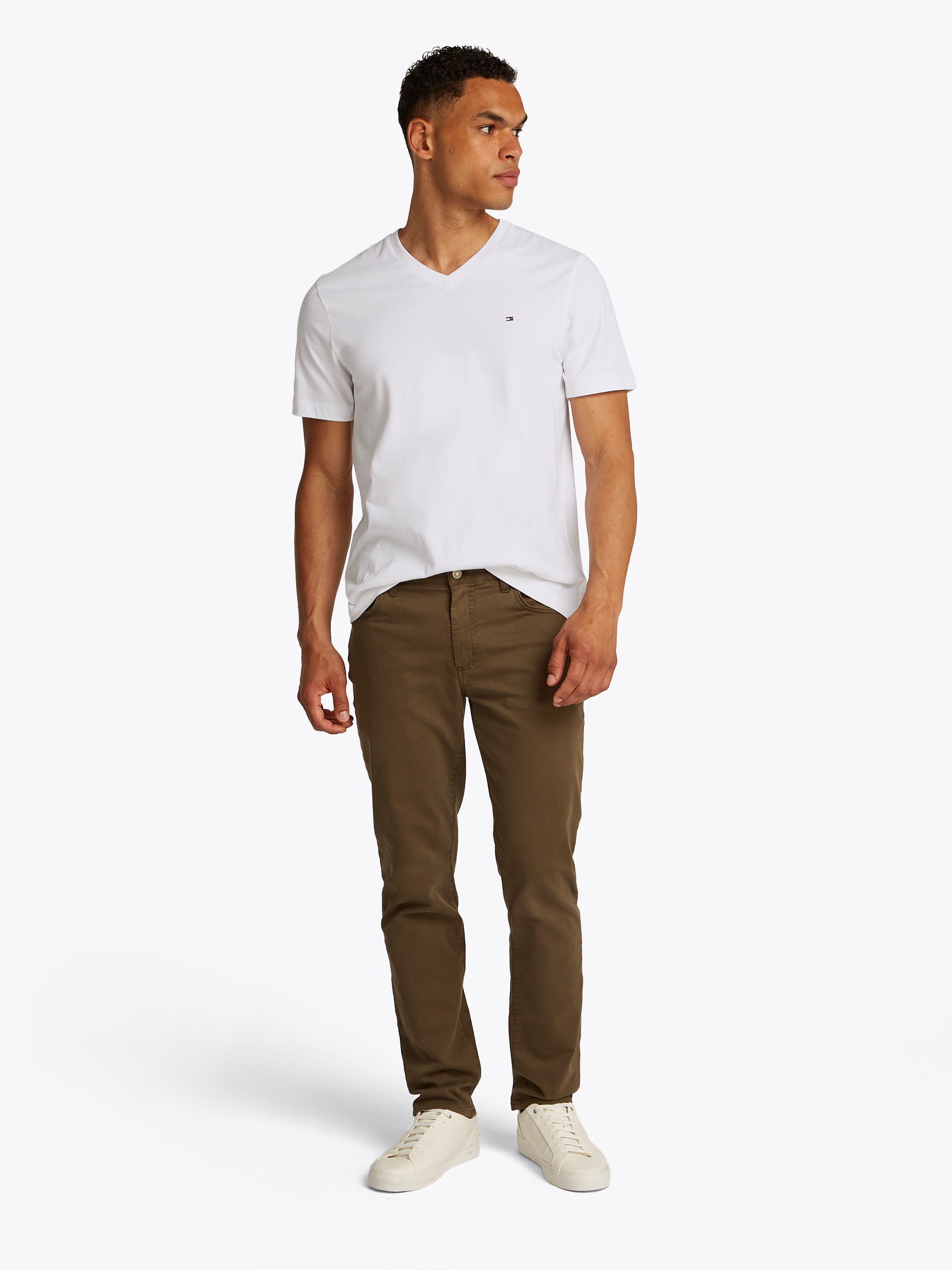 Tommy Hilfiger V-Shirt »ESSENTIAL V-NECK TEE mit V-Ausschnitt und Markenlabel«, unifarben, casual, regular fit, Baumwolle, V-Ausschnitt