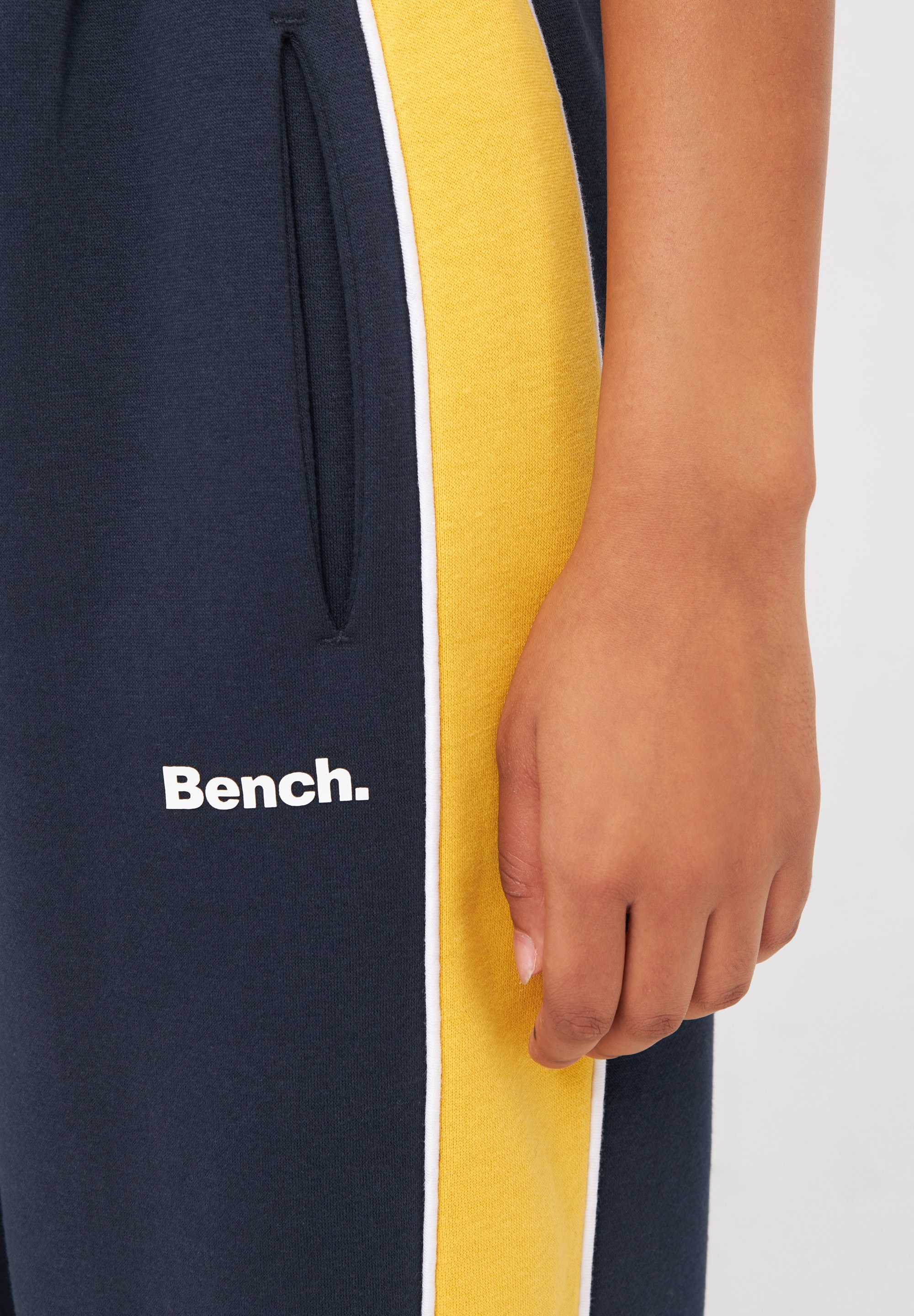 Bench. Sweathose »ELLINE«