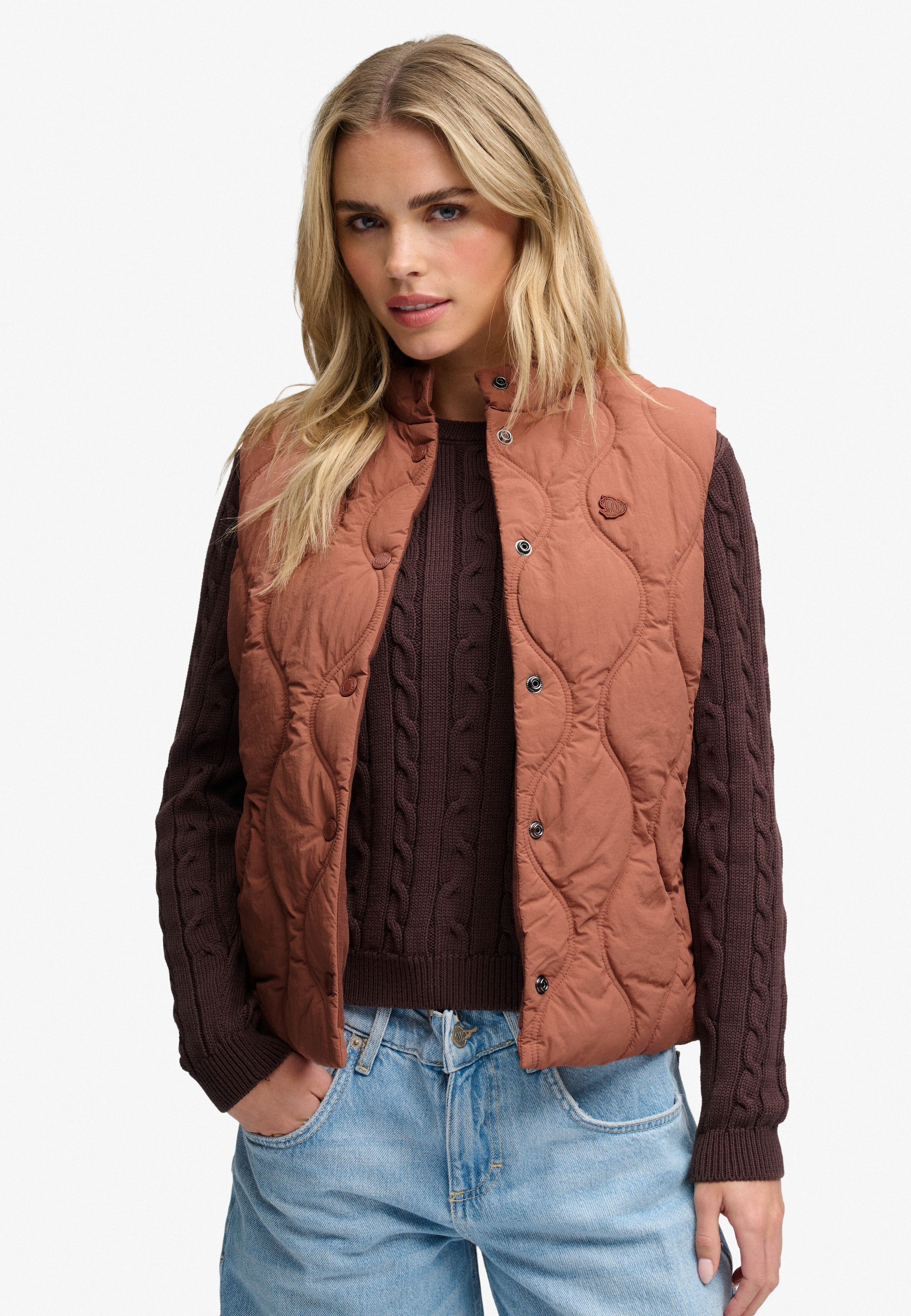Image of Superdry Steppweste "ONION QUILT CRINKLE SNAP GILET" aus Nylon, Slim Fit, mit Reissverschluss, in normaler Länge