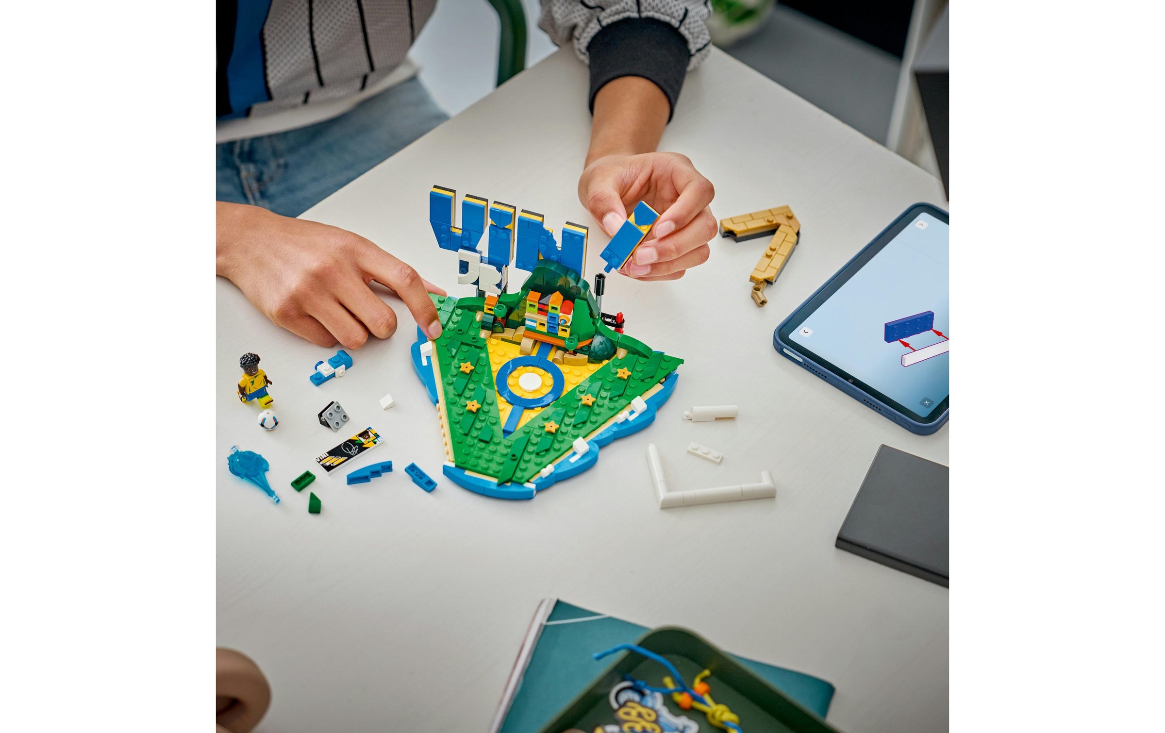 Image of LEGO Konstruktionsspielsteine "Vini Jr. – Fussball-Highlights (43027), LEGO Editions Football"