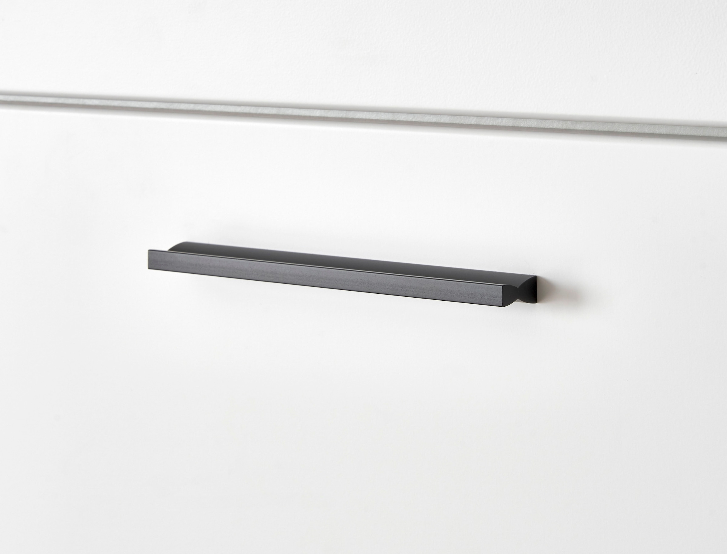 INOSIGN Lowboard »Brixen, moderner TV-Schrank, Kommode in Eiche Evoke Dekor mit Weiss«, Metallgriffe, ausreichend Stauraum, vielseitig einsetzbar