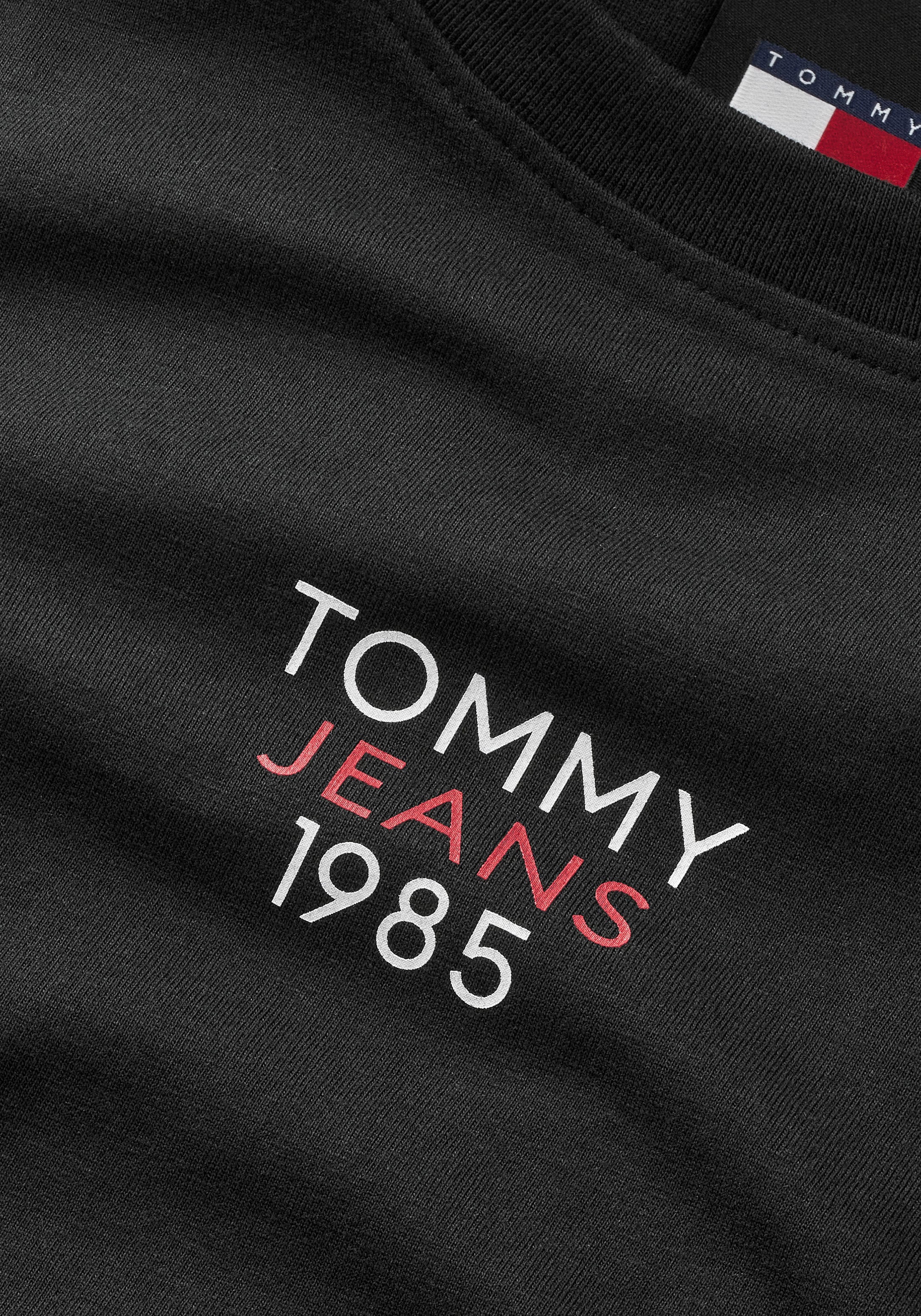 Tommy Jeans Langarmshirt »Slim Fit Essential Logo Longsleeve Shirt«, mit Logoschriftzug