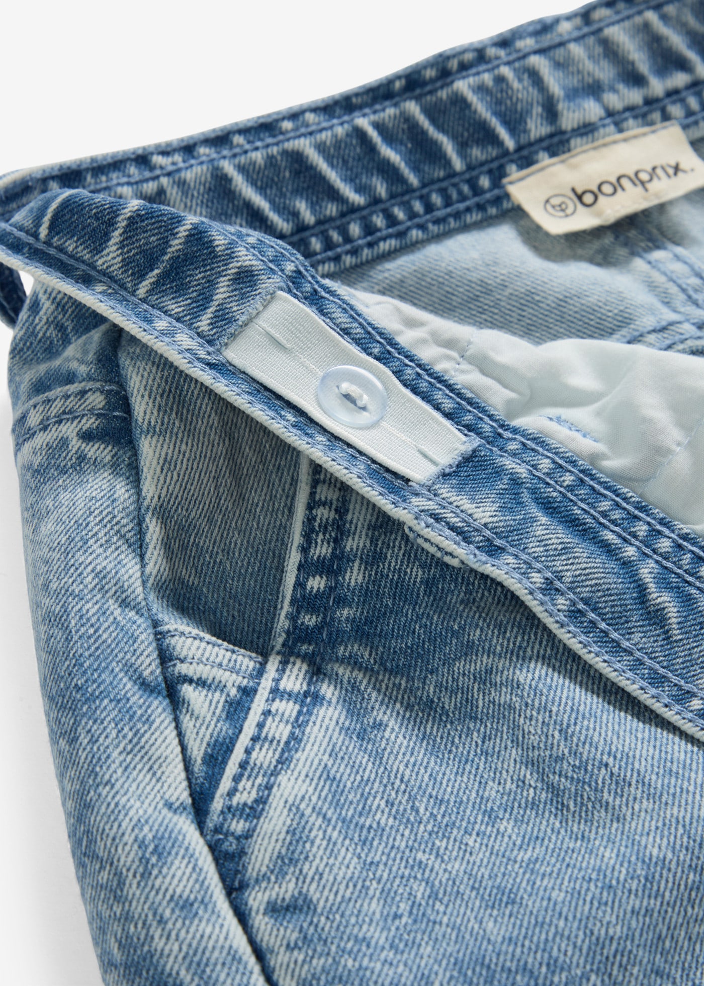 bonprix Jeans cargo avec poches cargo plaquées, coupe jambes larges, coupe ample