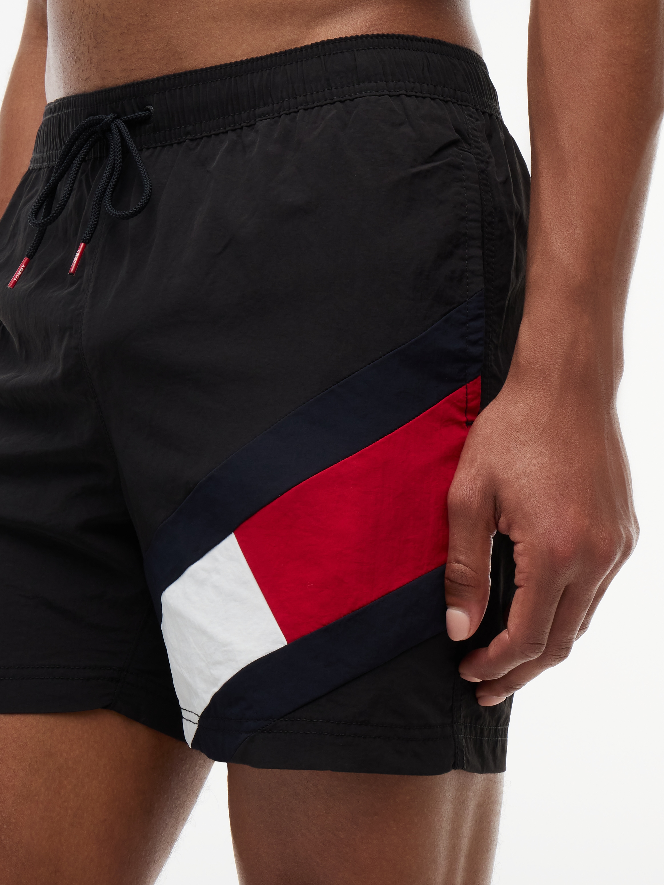 Tommy Hilfiger Swimwear Short de bain »SF MEDIUM DRAWSTRING« avec étiquette de marque Tommy Hilfiger