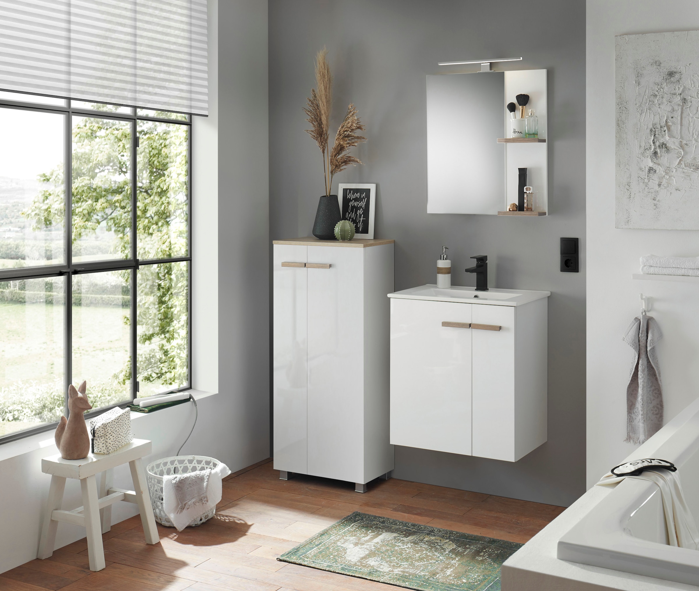 Places of Style Midischrank »SOLiD, Badschrank im modernen Design, Schrank mit Holzgriffen«, in zwei Farben verfügbar, mit Stauraum, stehend o. hängend montierbar