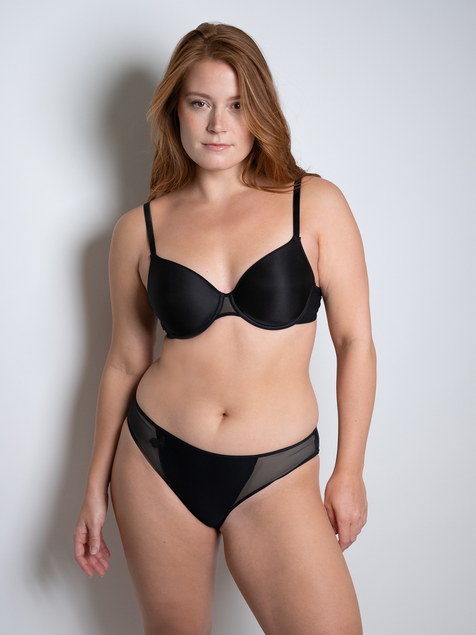 Image of PASSIONATA Halbschalen-BH "MISS JOY" mit Multiway-Trägern, Mikrofaser, Schmetterlingsmotiv vorn