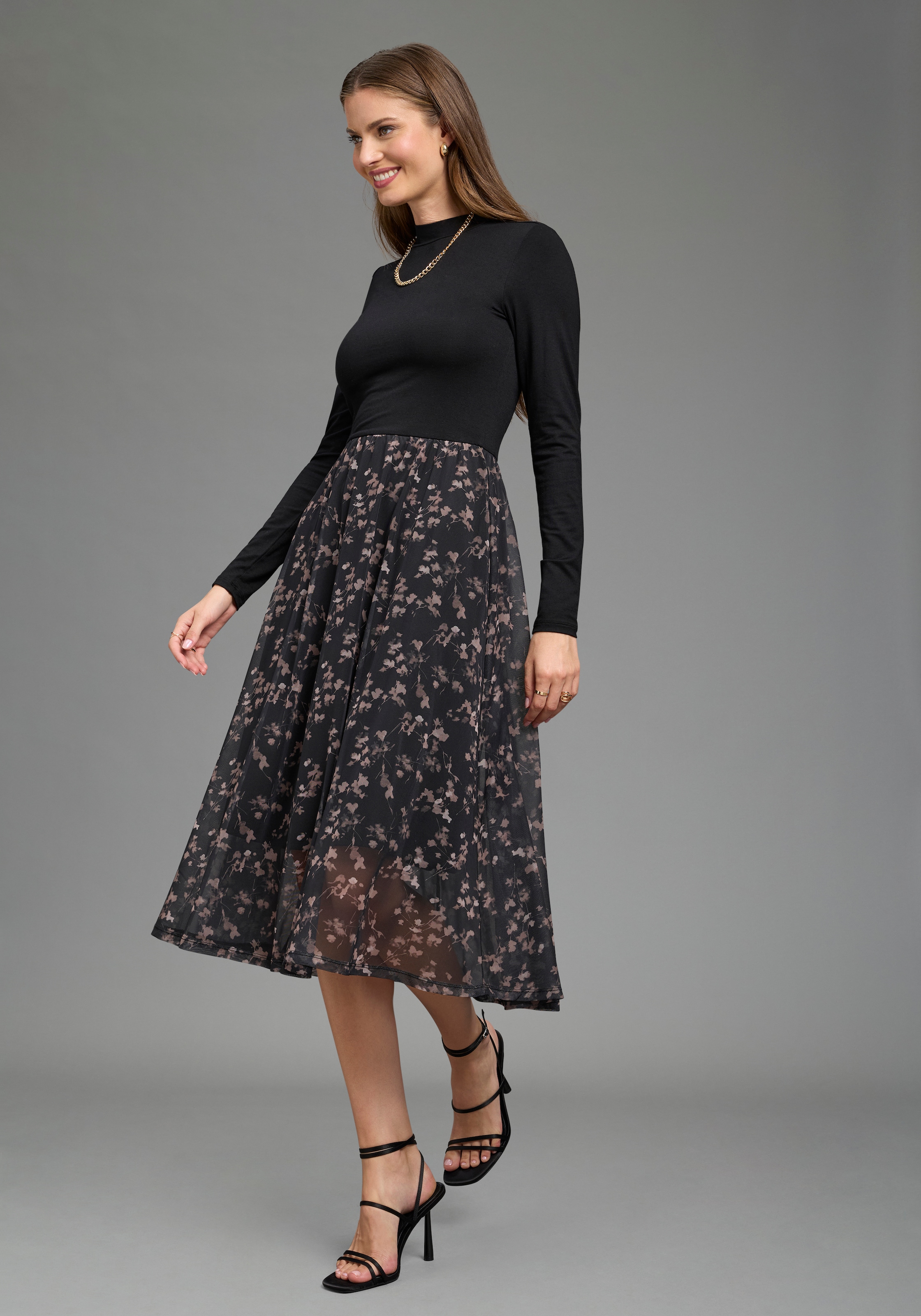 Laura Scott Robe en maille Sans poche | Sans poches en mélange viscose élastique, coupe ajustée, manches longues