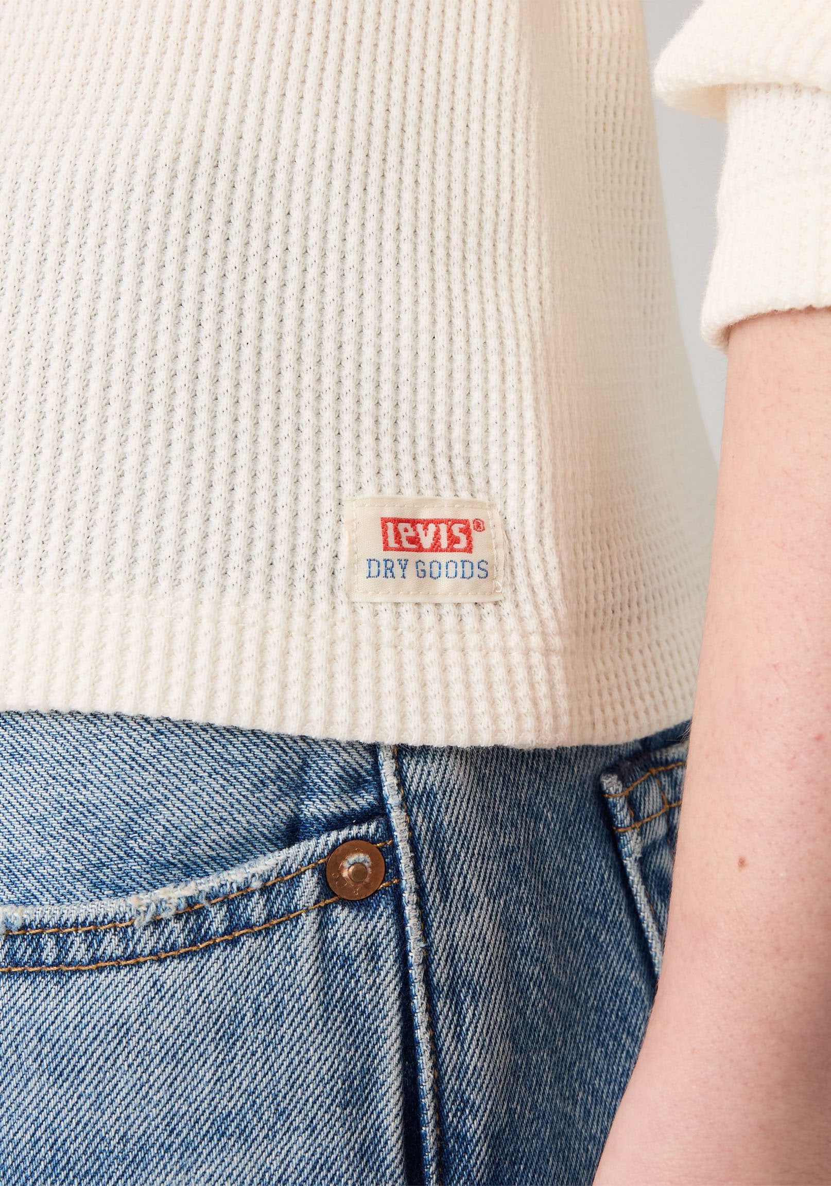 Levi's® Langarmshirt »DRY GOODS HENLEY« Mit Waffelstruktur- Muster