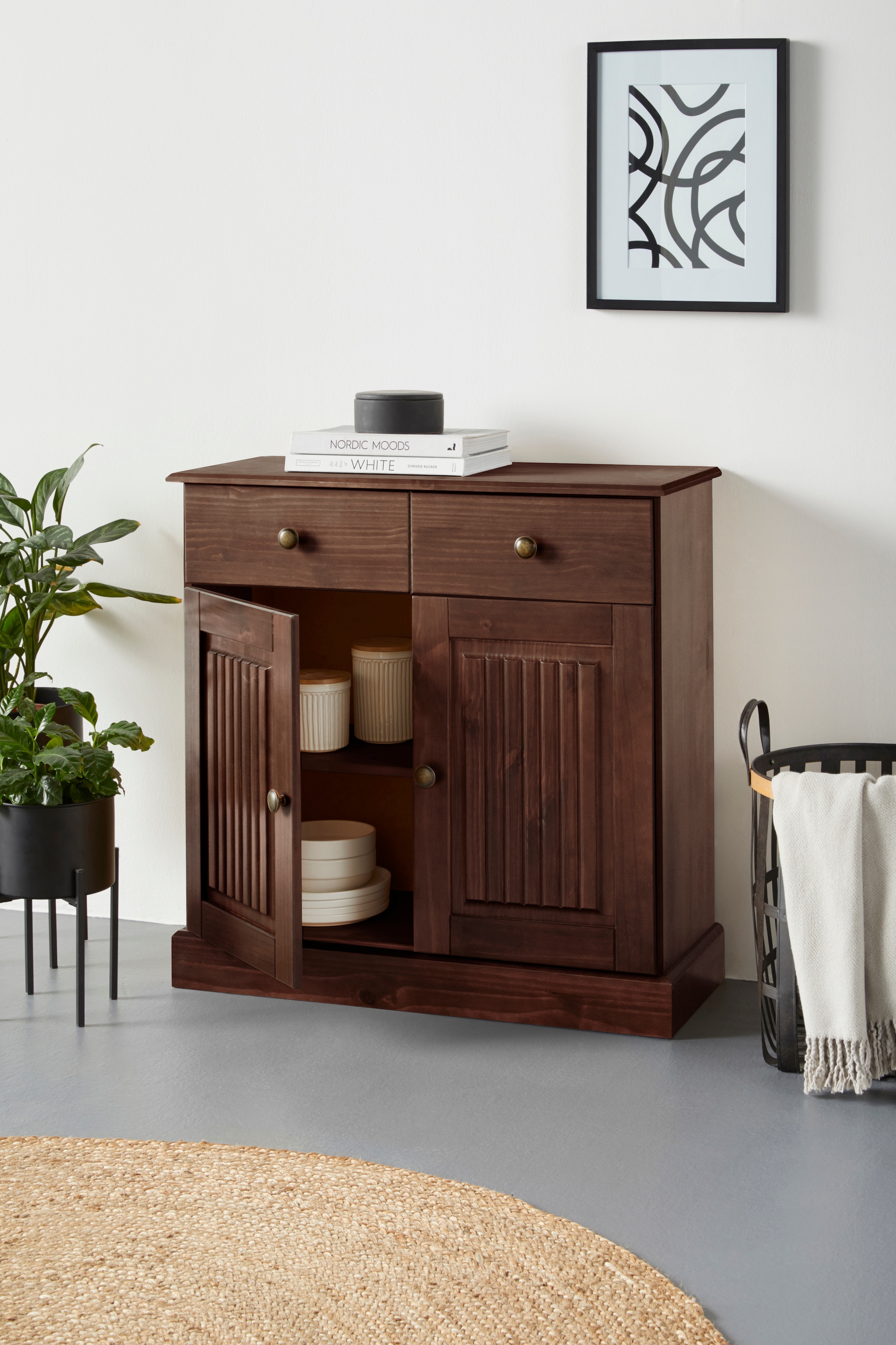 Home affaire Sideboard »Liotta«, Kommode mit verstellbaren Einlegeboden, massives Kiefernholz