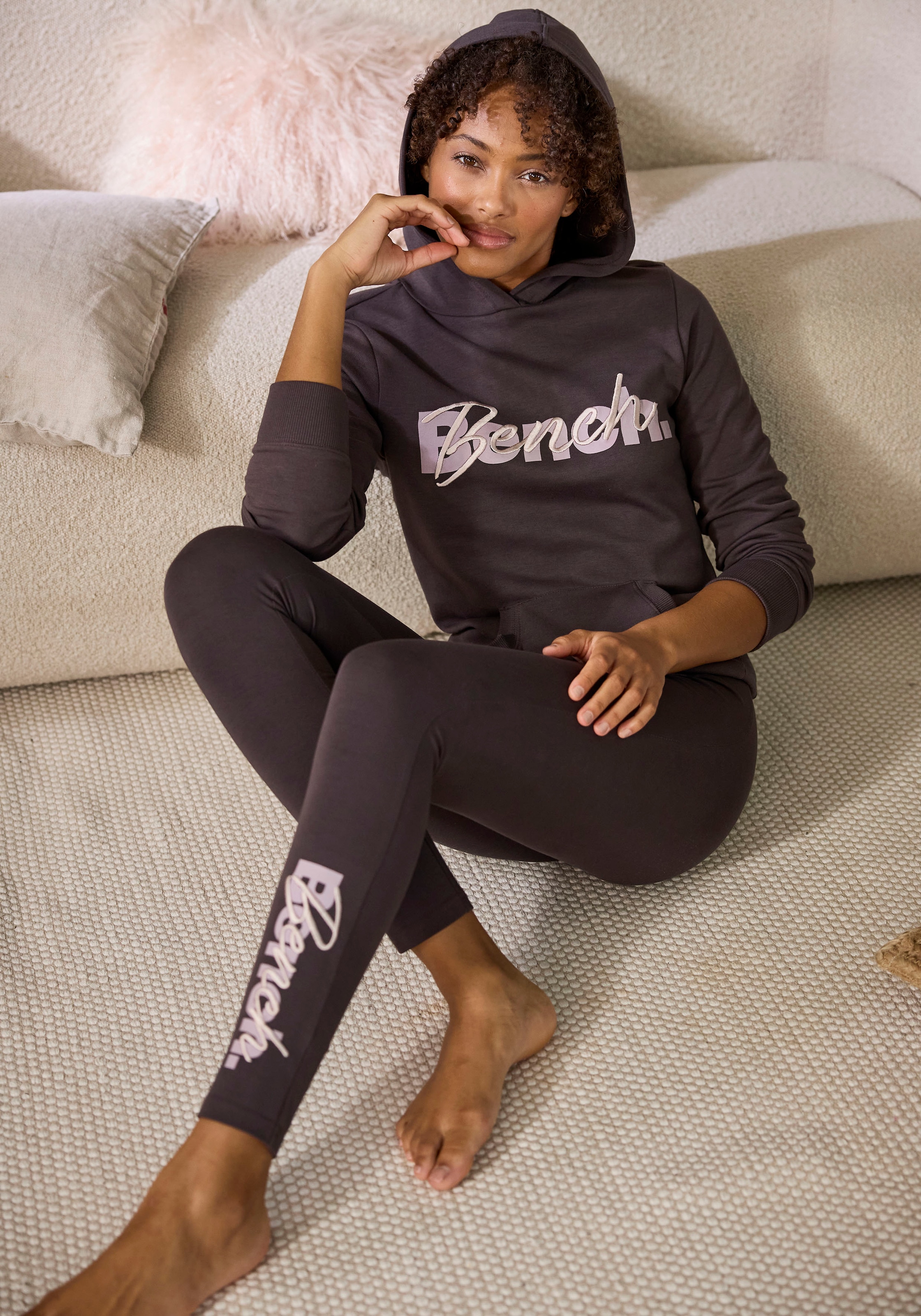 Bench. Loungewear Kapuzensweatshirt, mit Kängurutasche, Loungeanzug, Hoodie