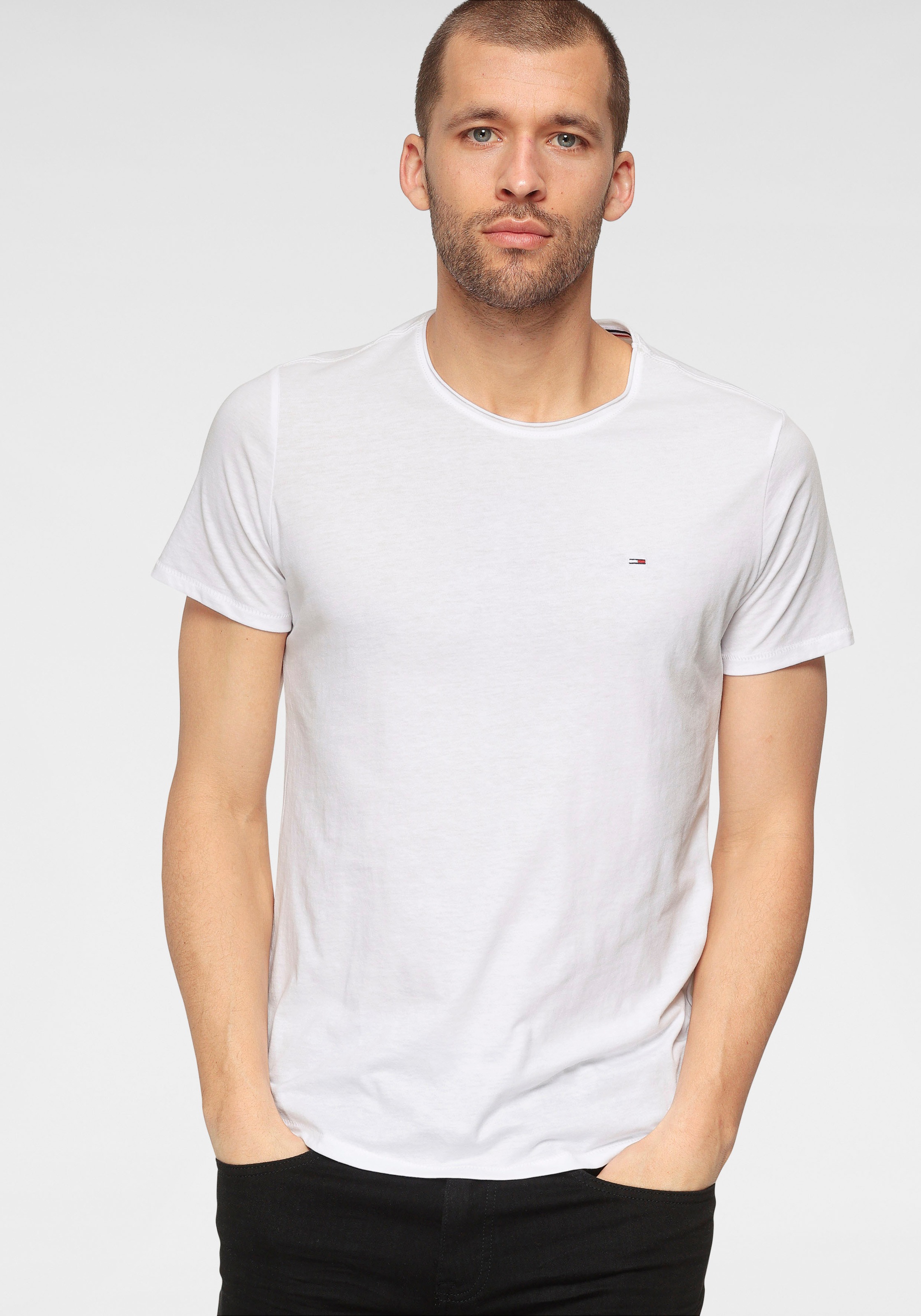 Tommy Jeans T-Shirt »TJM SLIM JASPE C NECK«, mit Markenlabel kaufen