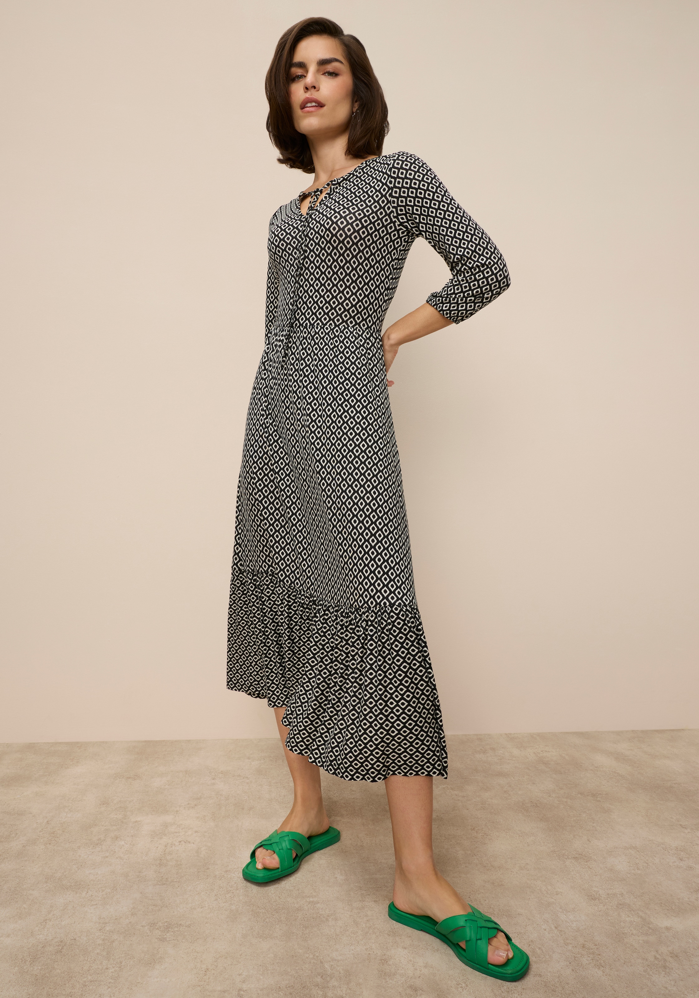 Tamaris Robe midi aus bequemem Jersey mit Schnürdetail