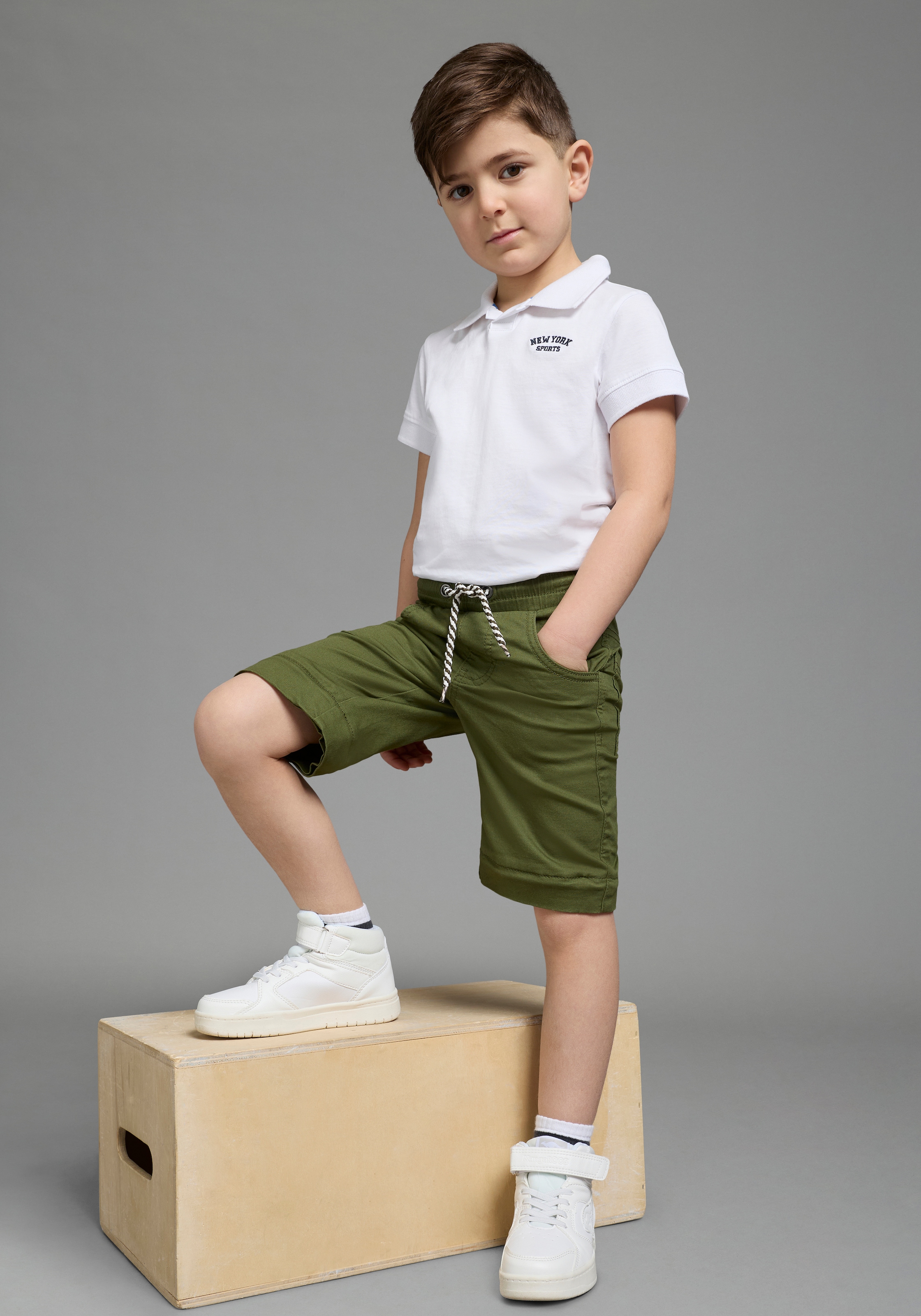 KIDSWORLD Webhose »2 in1 Hose, Zip-Away Hose für Jungen«  aus lang macht kurz, 2in1 Hose, gerade Beinform, mit Gummizug