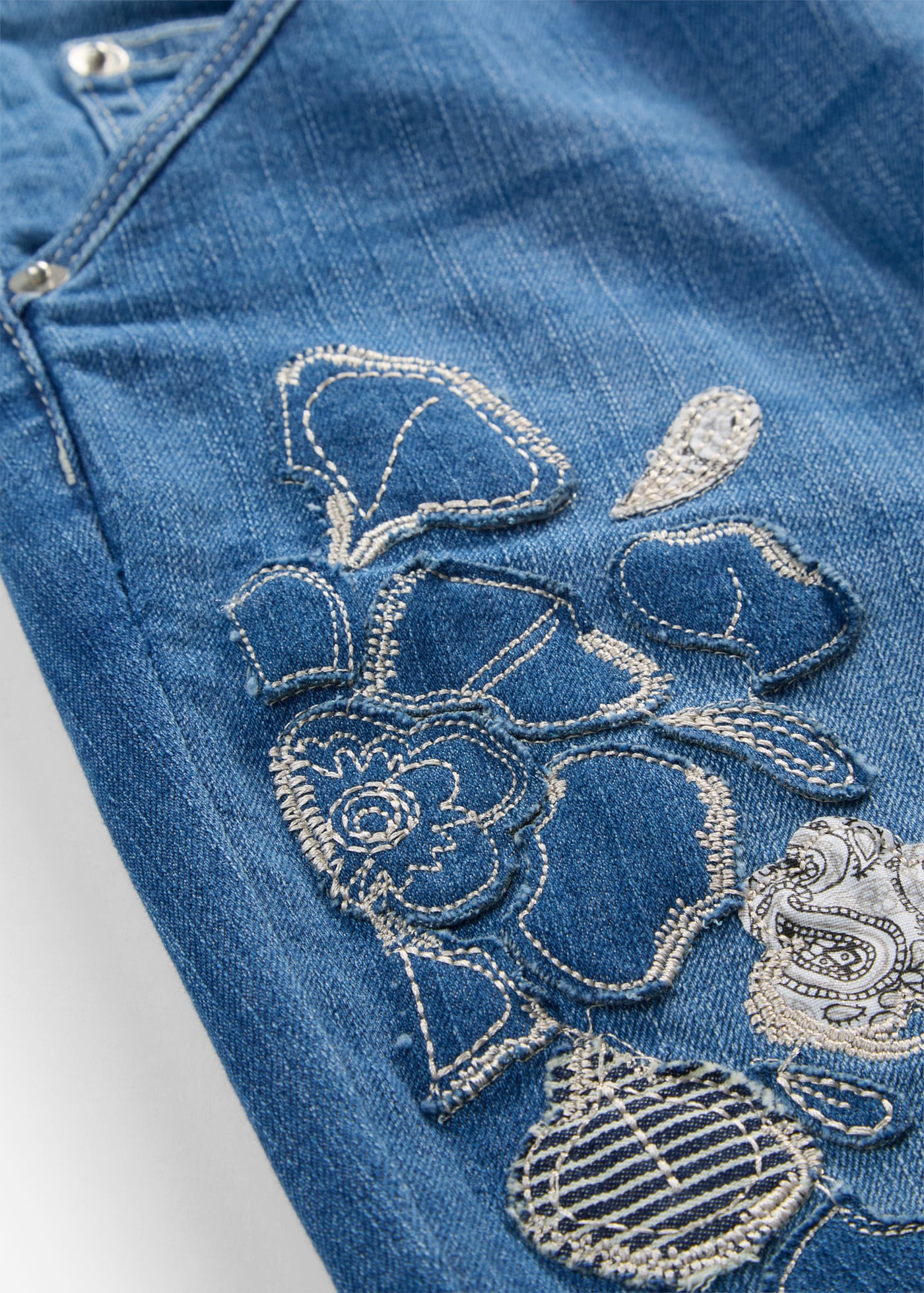 bonprix Jeans à pattes d'eph Regular Fit, aus Baumwolle, Polyester und Elasthan