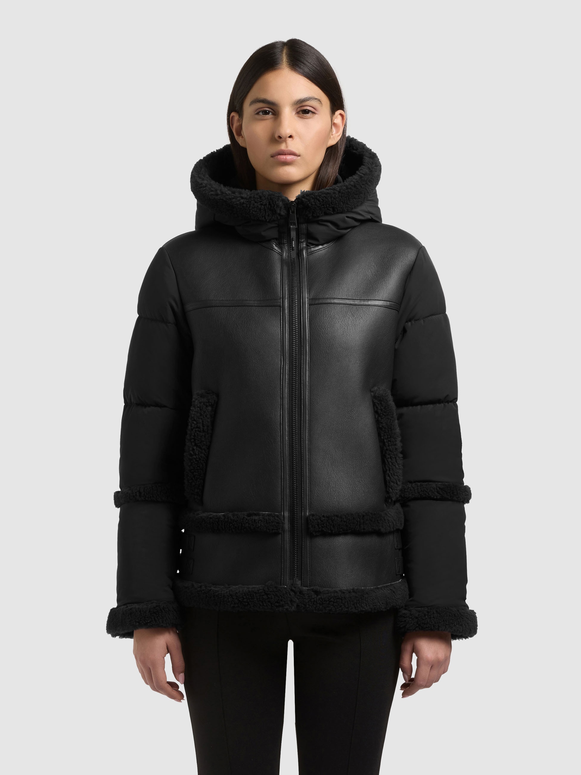 Image of khujo Winterjacke "LEXYA" mit Kapuze wattierte, gesteppte Ärmel aus Nylon