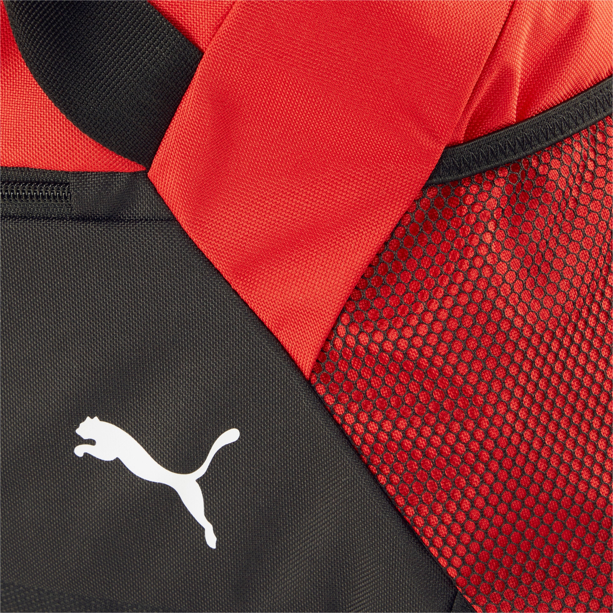 PUMA Sac de sport »TEAMGOAL TEAMBAG M« avec tunnel à chaussures zippé, facile d'entretien