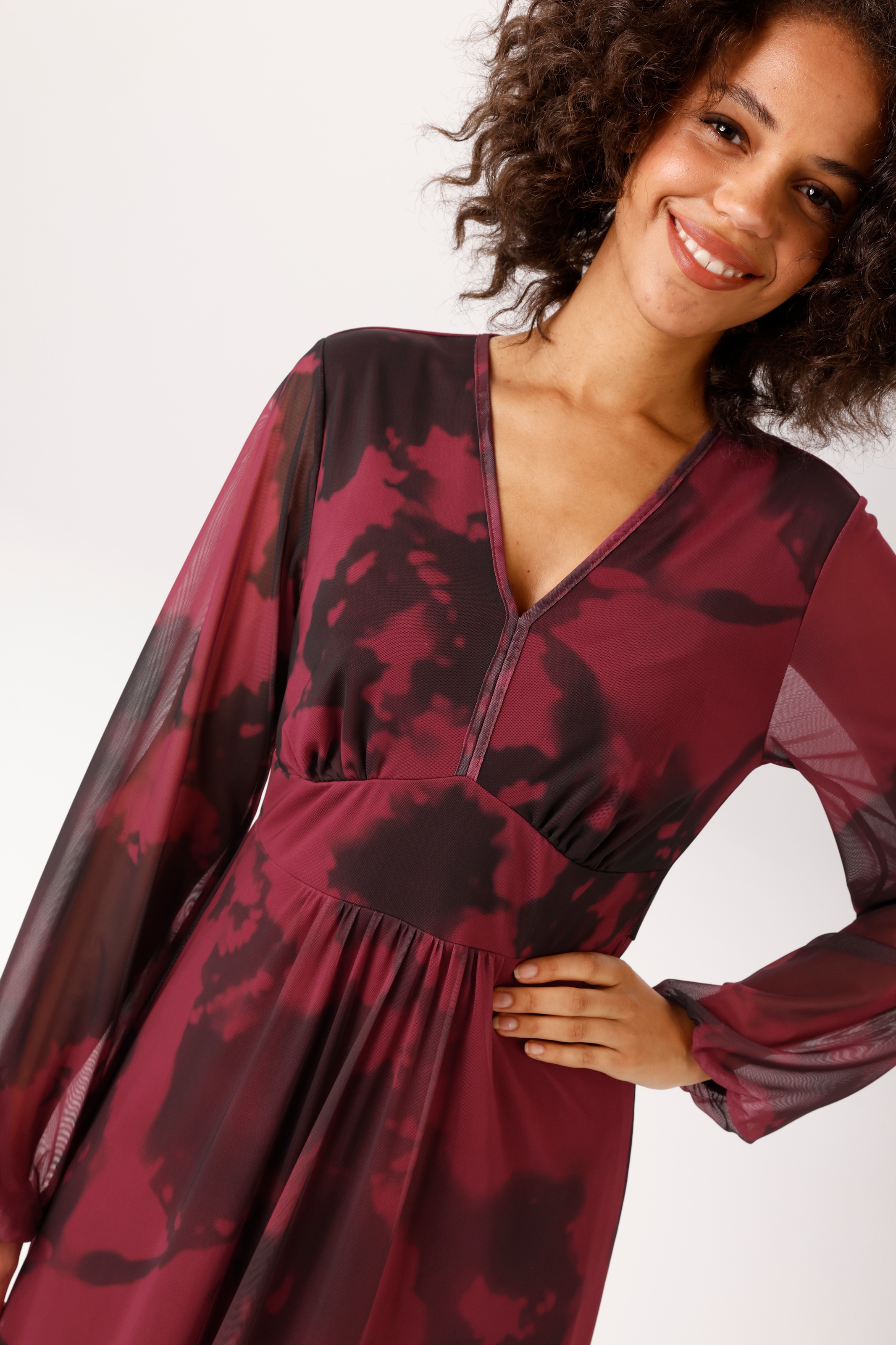 Aniston CASUAL Maxikleid mit grossflächigen, grafischen Batik-Druck - NEUE KOLLEKTION
