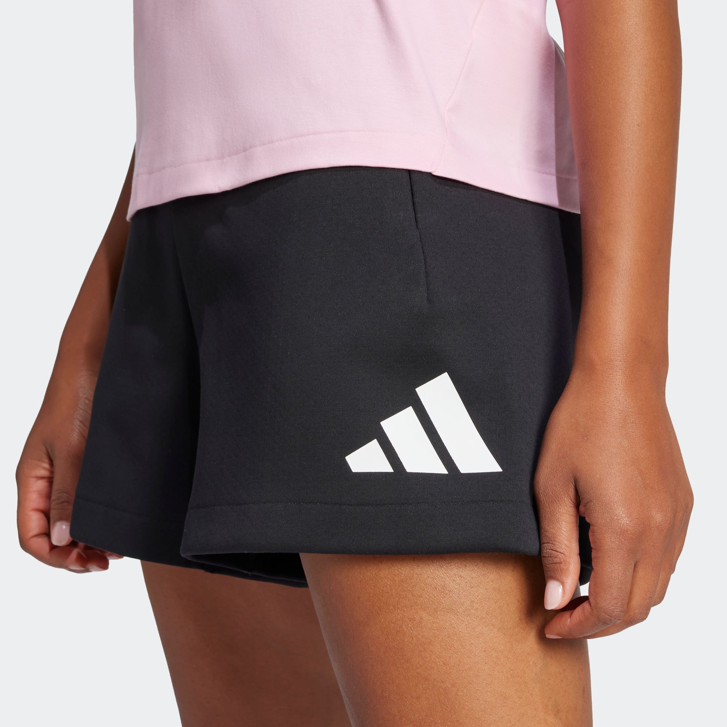 adidas Sportswear Shorts »W Z.N.E. SHORT«, (1 tlg.)