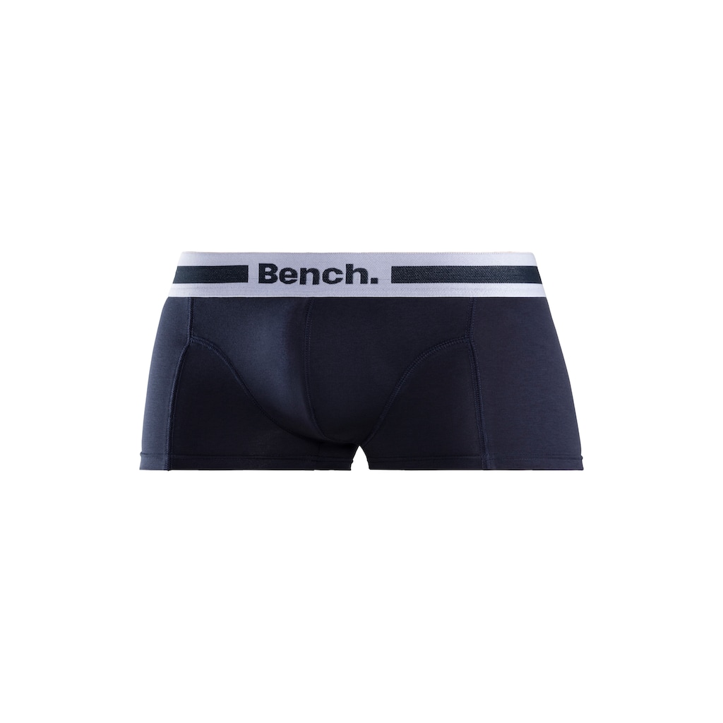 Bench. Boxershorts, (Packung, 4 St.), in Hipster-Form mit Overlock-Nähten vorn