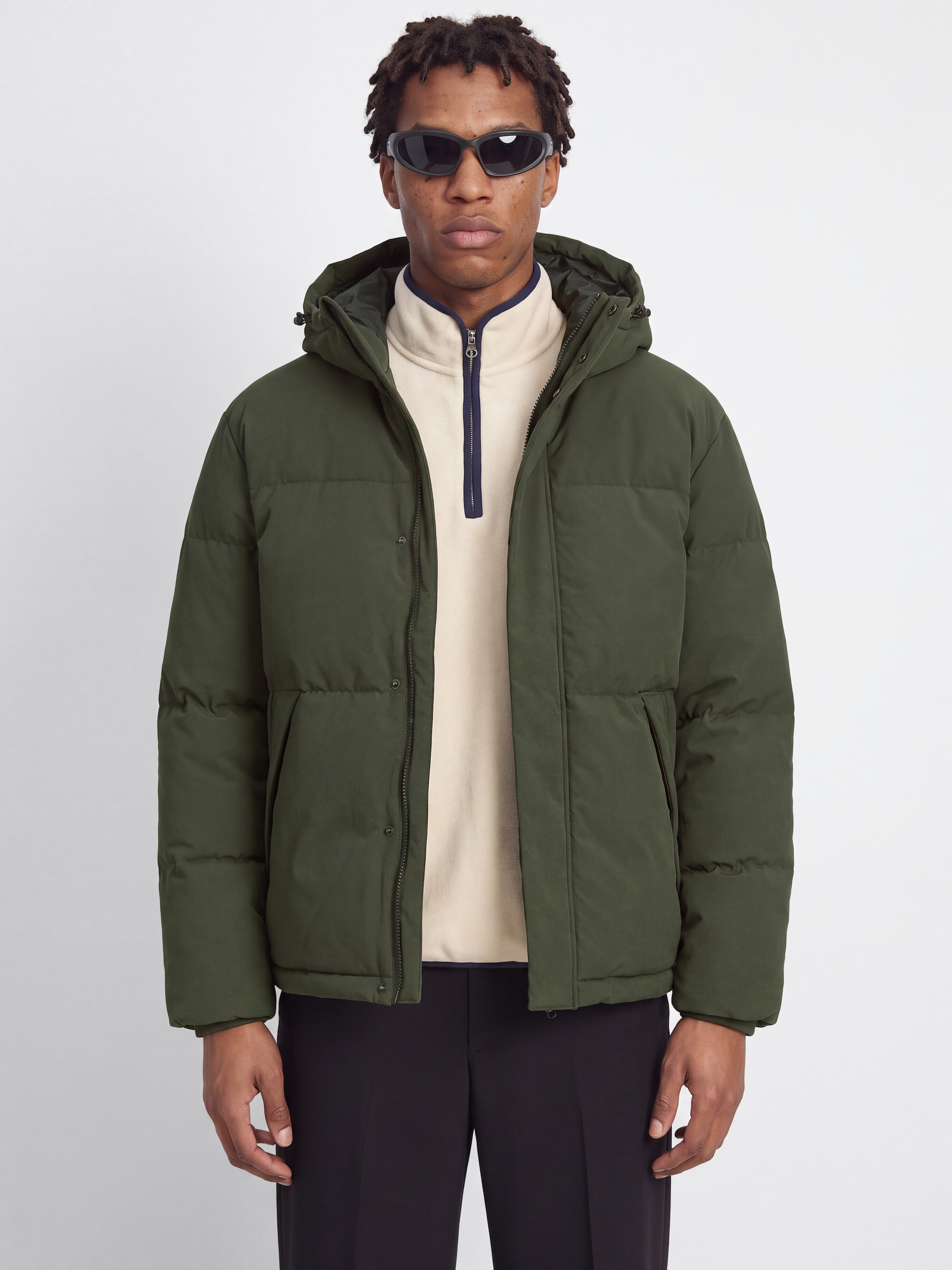 Jack & Jones Veste matelassée »JJESOHO PUFFER HOOD AW26 SN« avec capuche fibre synthétique, coupe régulière