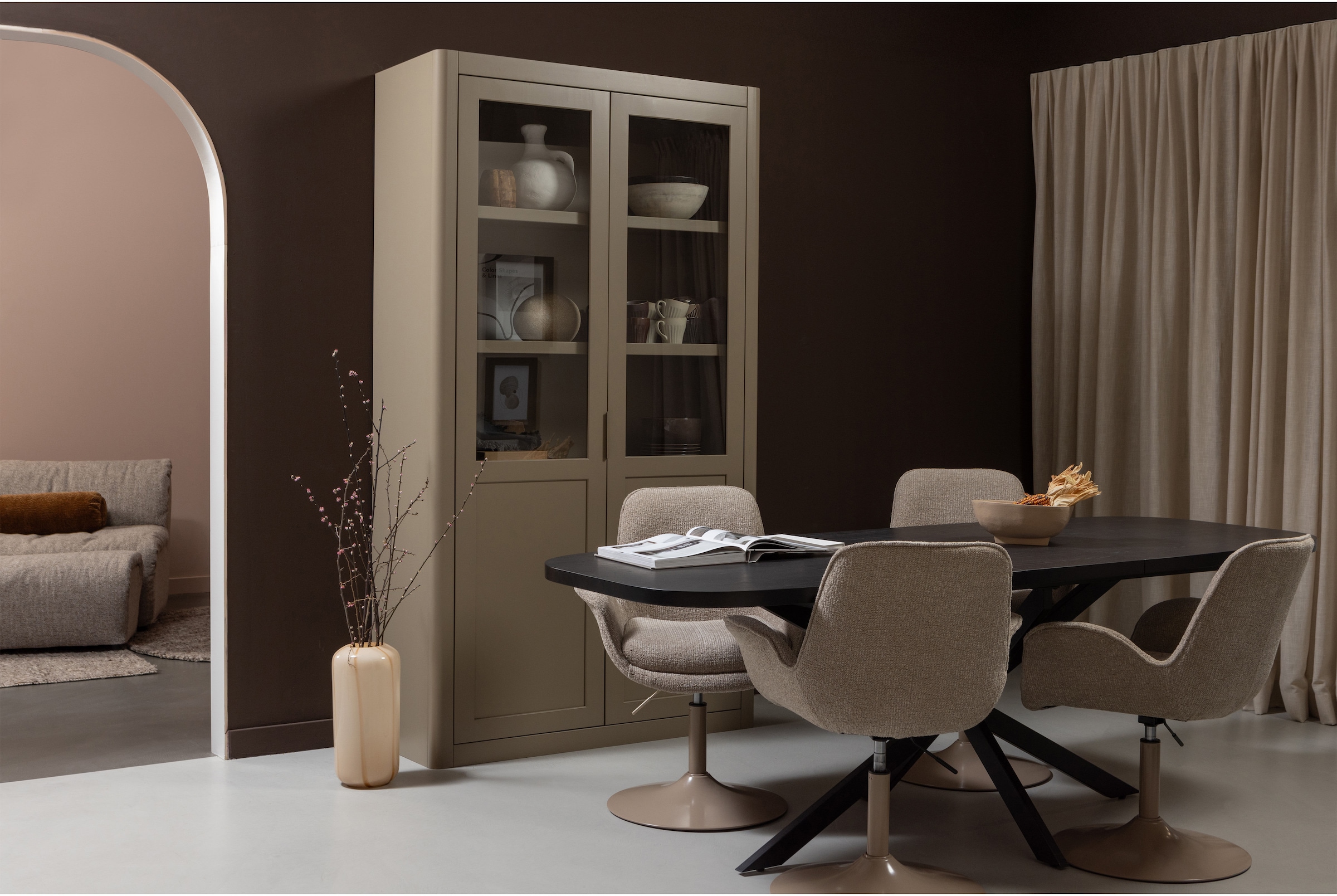 WOOOD Vitrine »Gunnar FSC®-Kiefernholz mit Glasstüren H 217 x B 120 x T 48 cm« Tragkraft 150 kg gesamt, wasserbasierter Schutzlack, Pfleigleicht