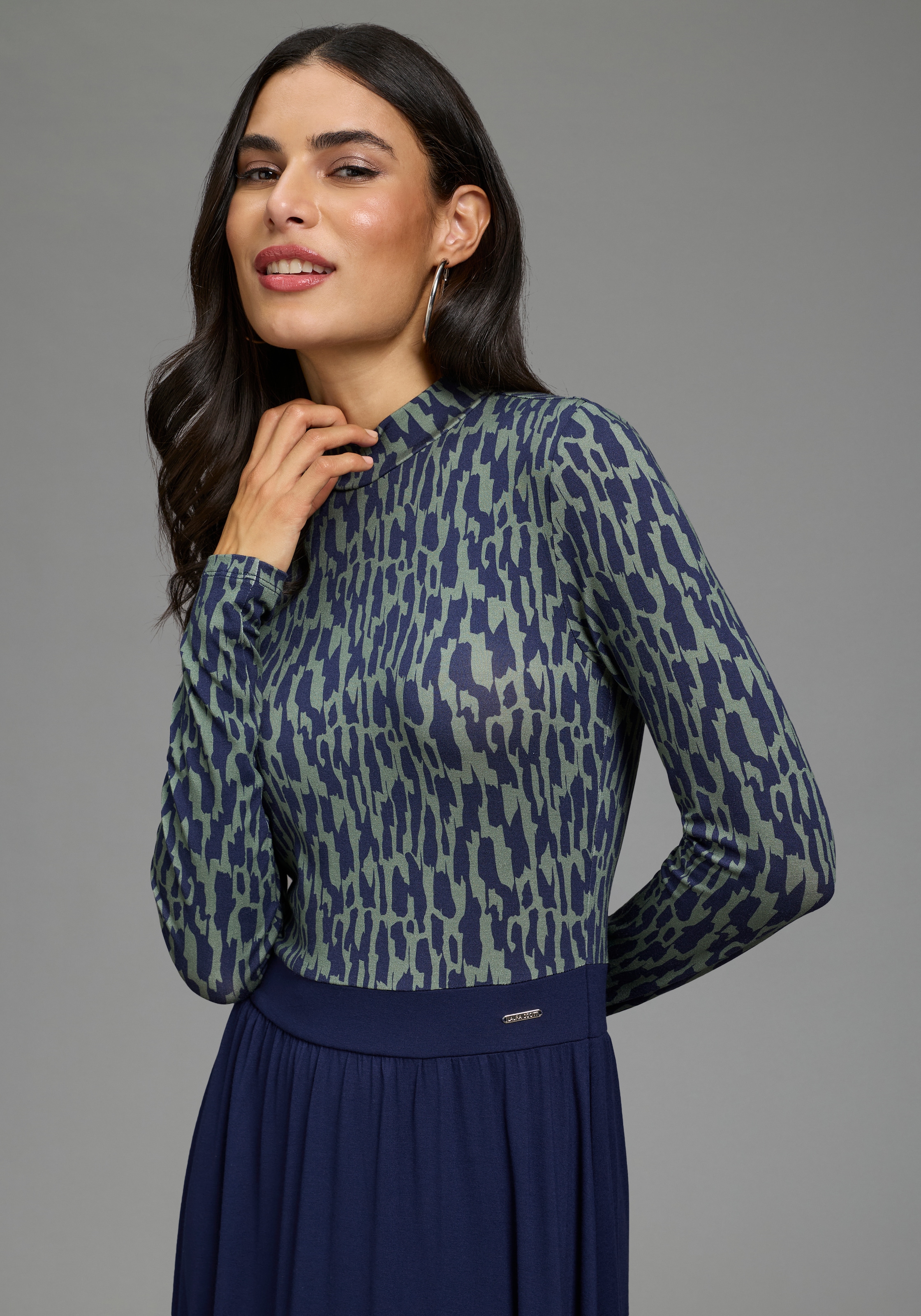 Laura Scott Robe 2 en 1 longueur mollet, coupe ajustée, avec col montant