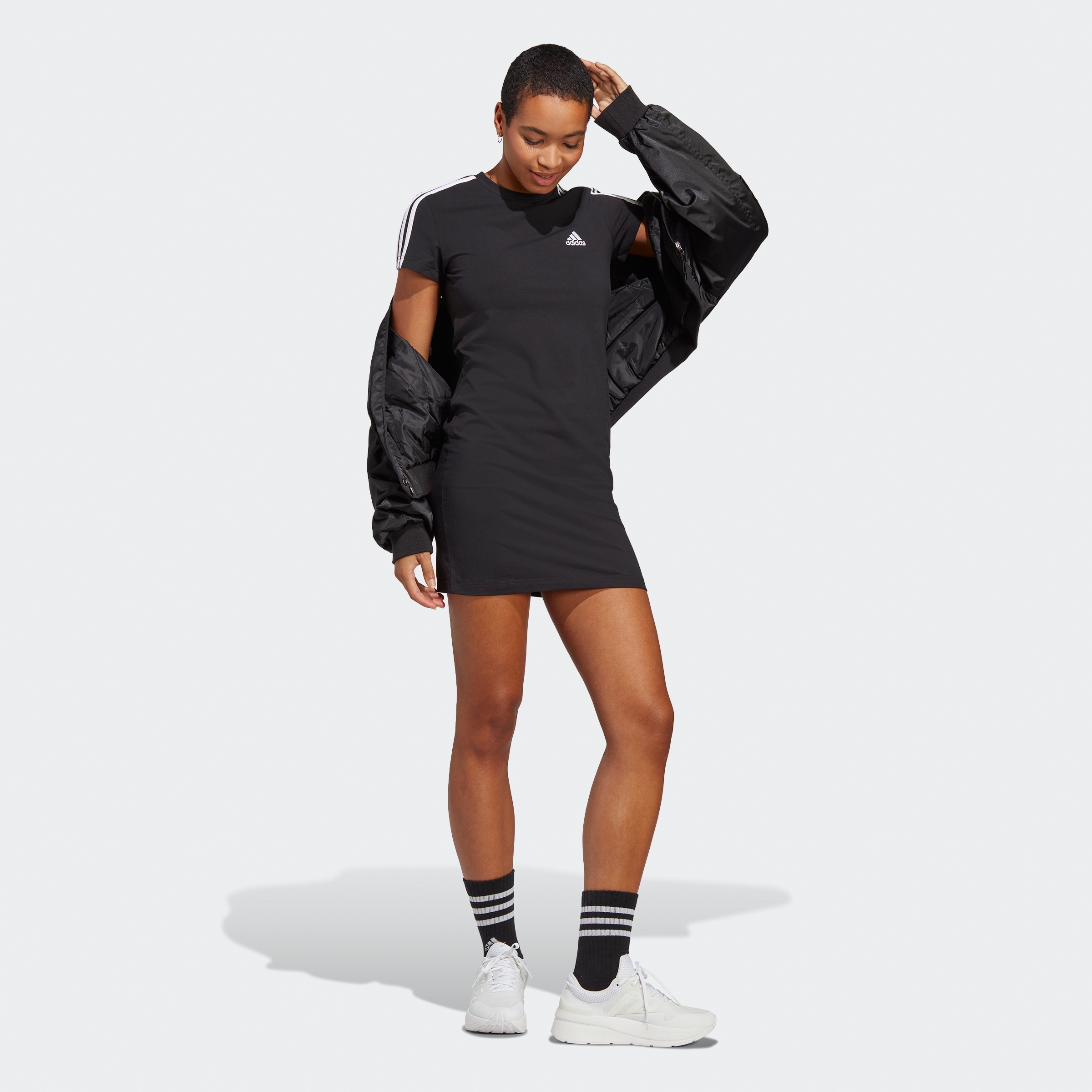 adidas Sportswear Sommerkleid »ESSENTIALS 3STREIFEN KLEID«, (1 tlg.)  Trouver sur