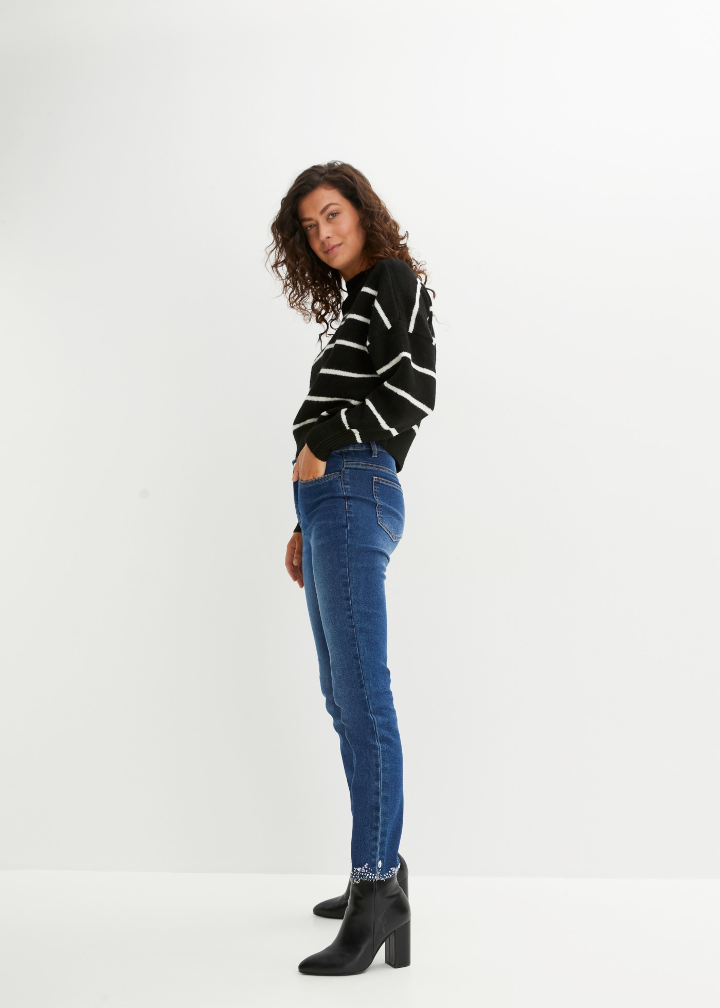 bonprix Strickpullover im Ringel-Look, hüftlang, Oversize-Passform, mit Ballonärmeln